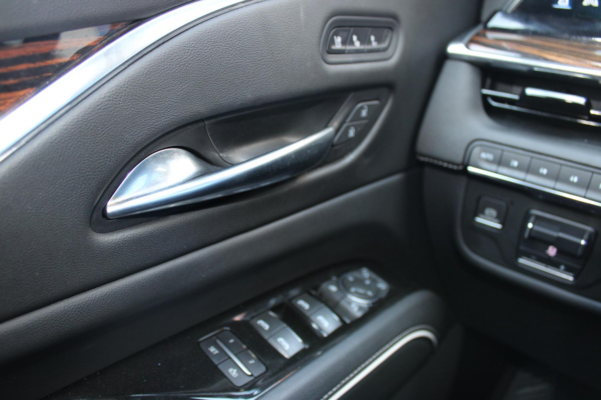 Cadillac Escalade ESV 4WD 4dr Premium Luxury 2022