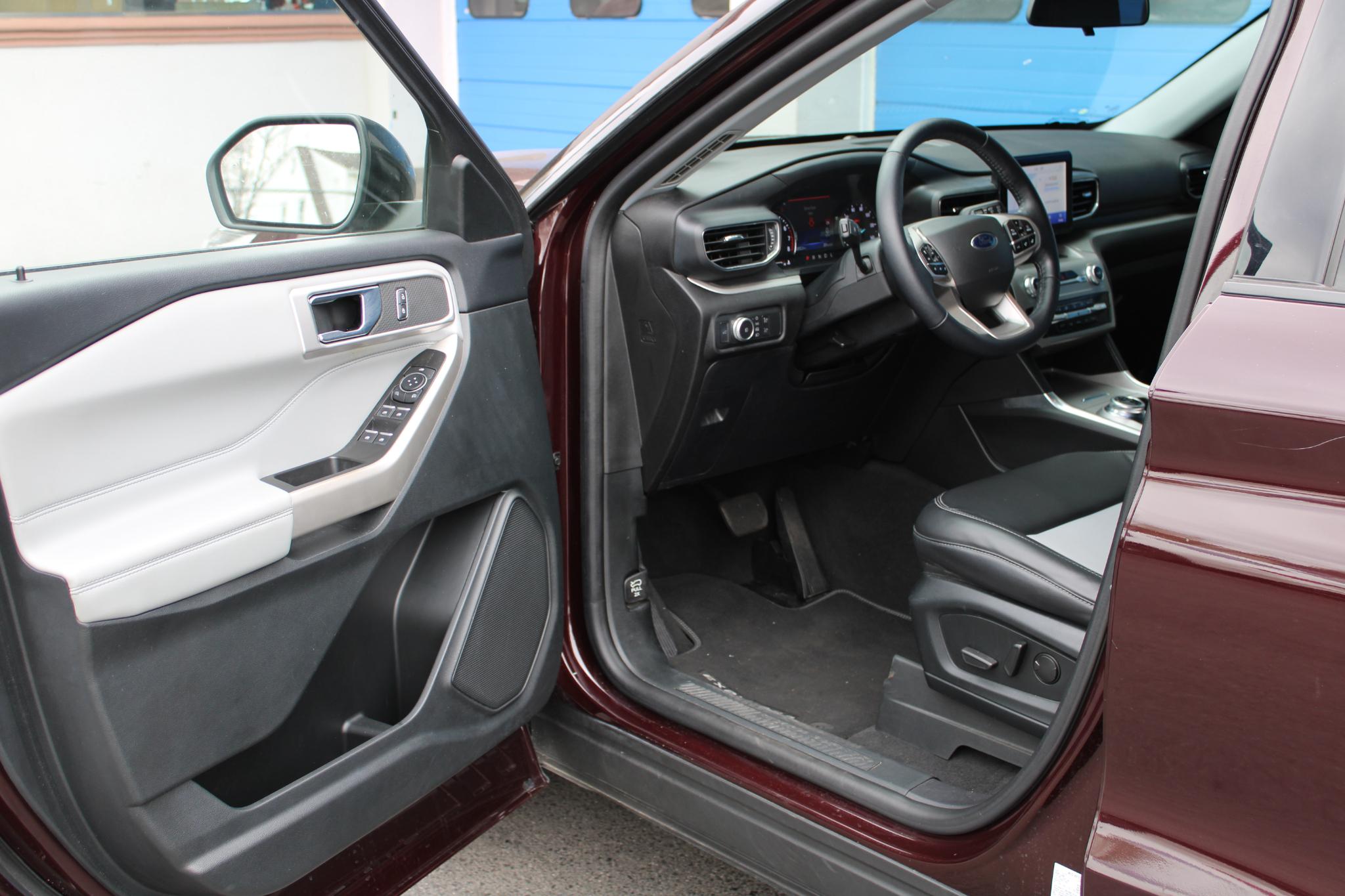 Ford Explorer XLT 4WD 2022