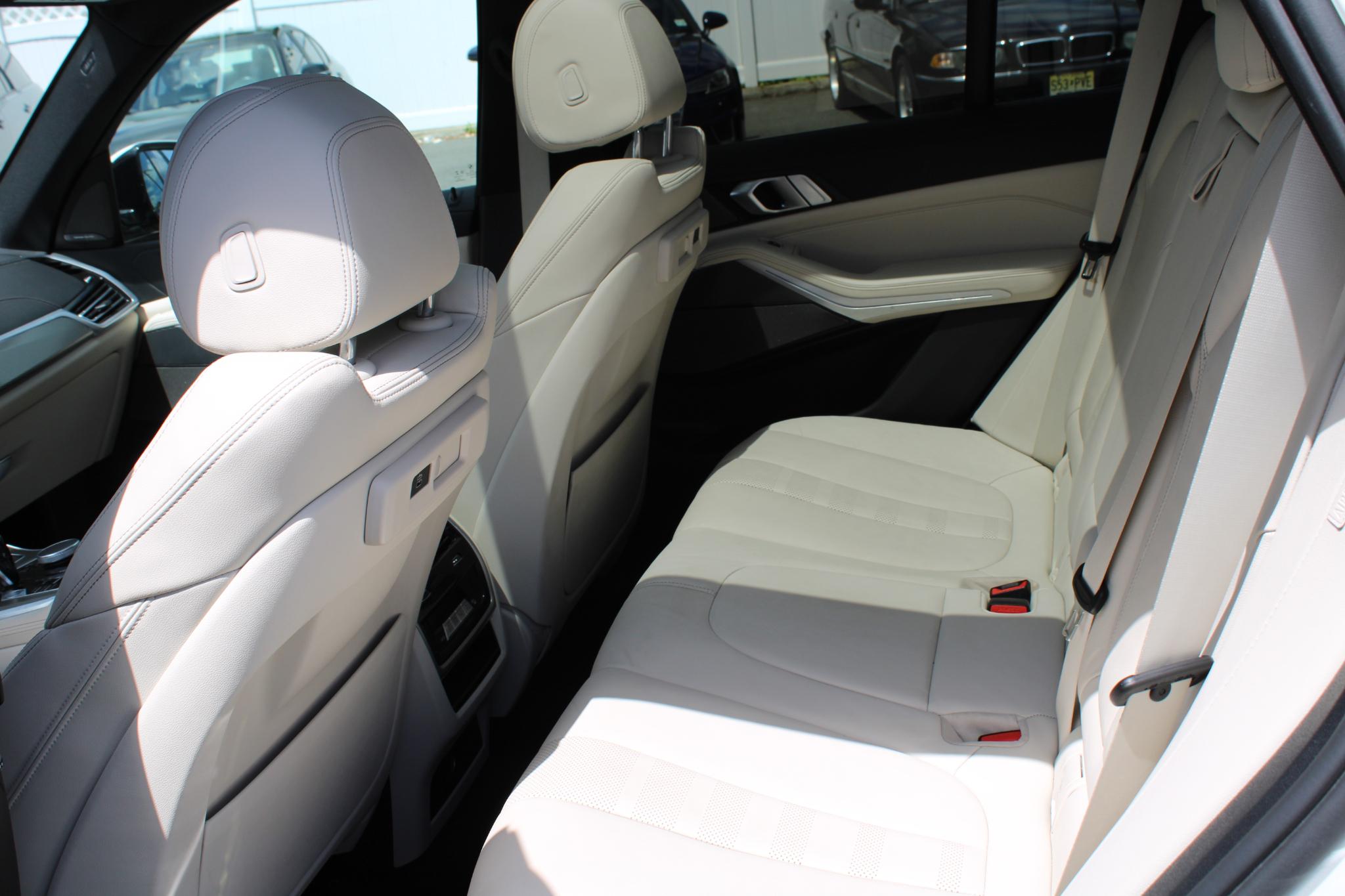 BMW X5 xDrive40i Sports Activity Vehicle 2021