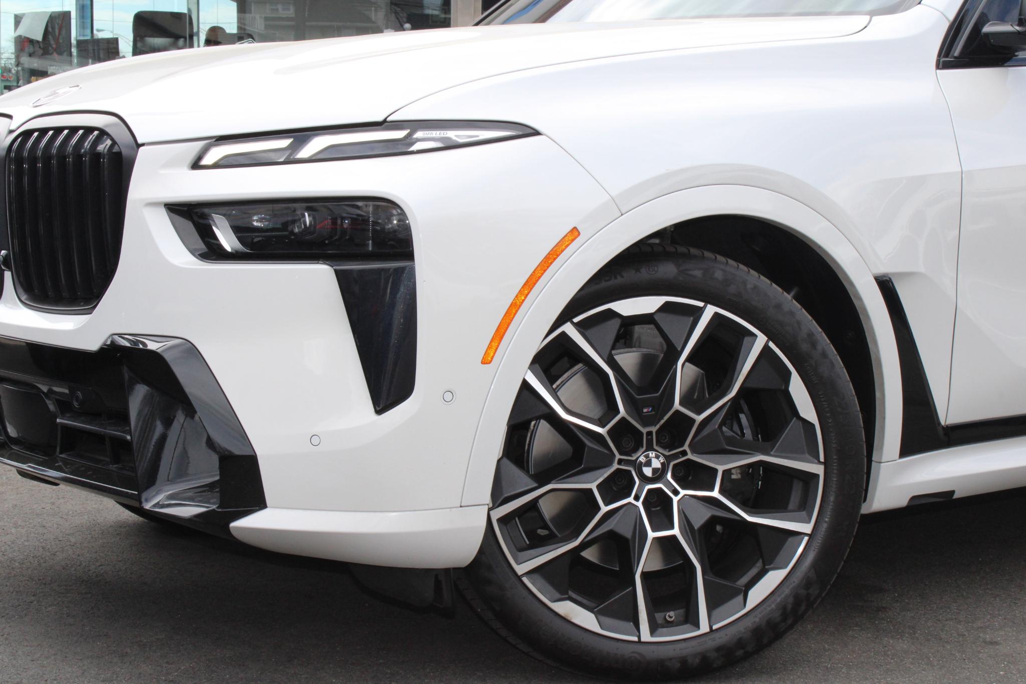 BMW X7 xDrive40i Sports Activity Vehicle 2023