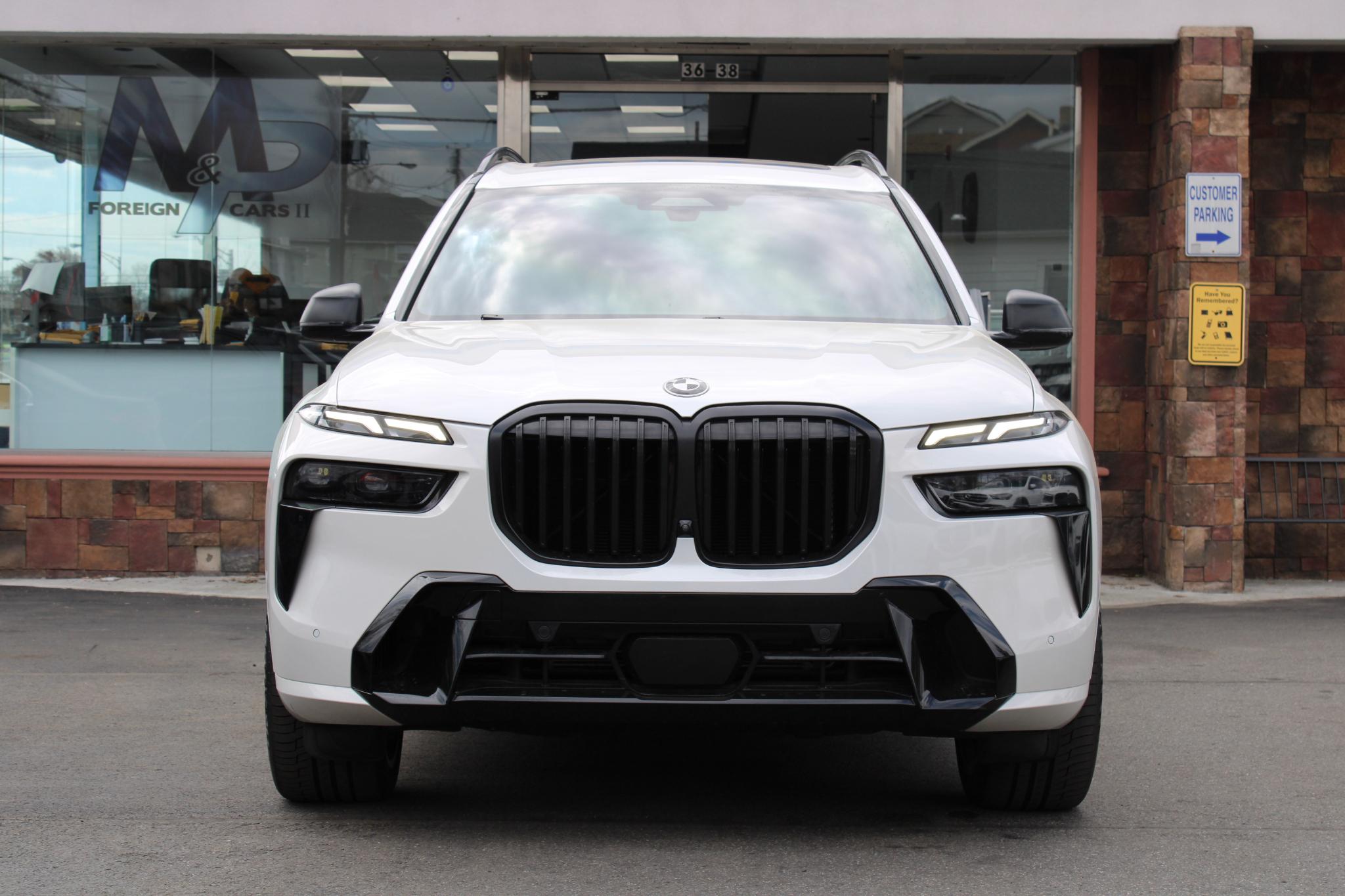 BMW X7 xDrive40i Sports Activity Vehicle 2023