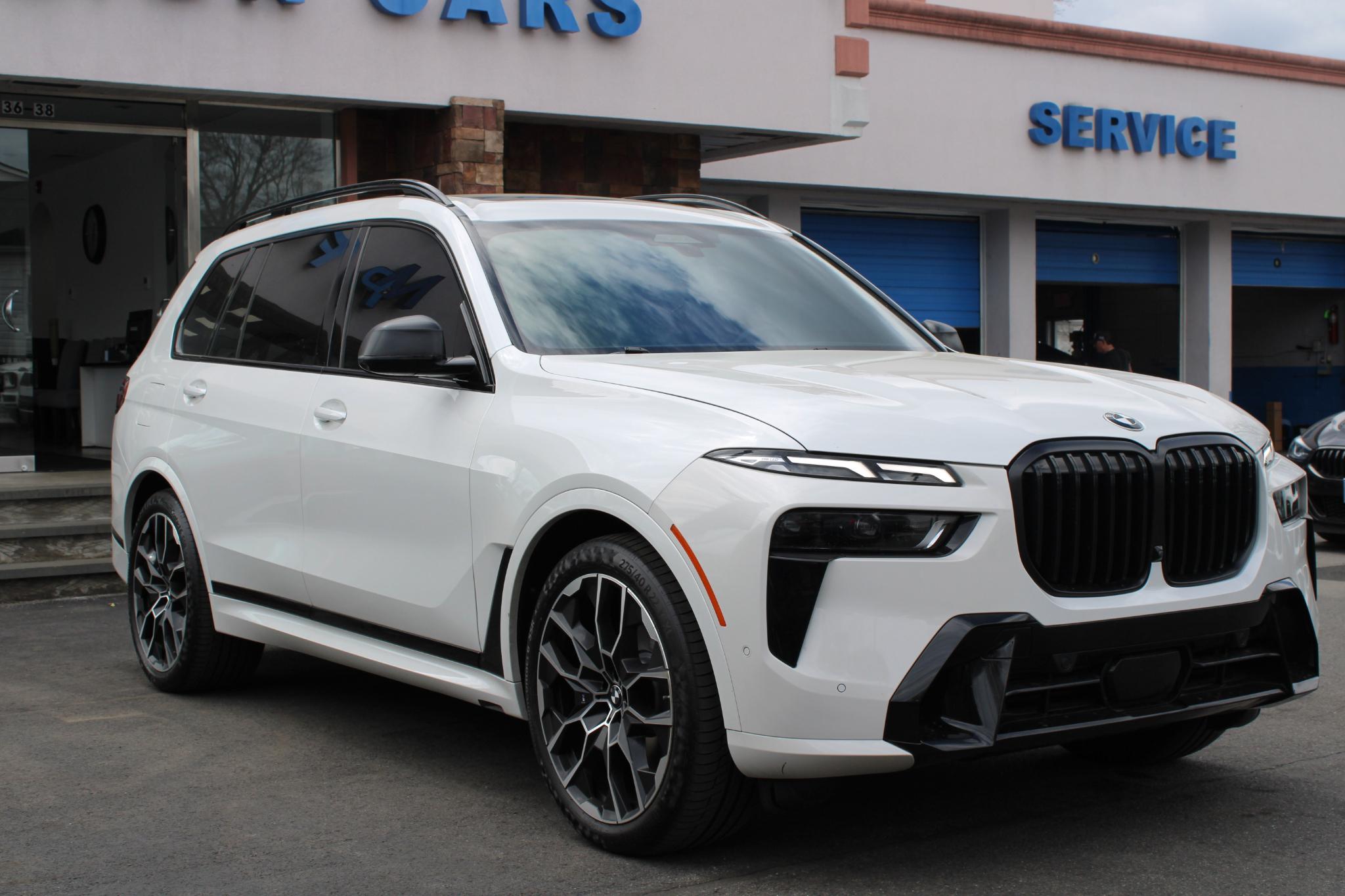 BMW X7 xDrive40i Sports Activity Vehicle 2023