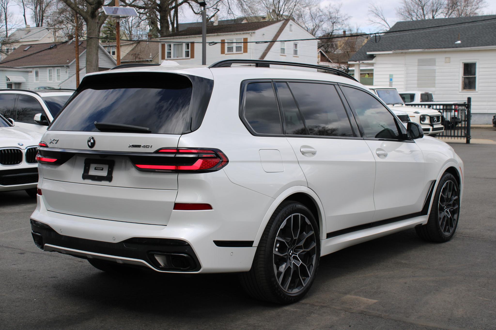 BMW X7 xDrive40i Sports Activity Vehicle 2023