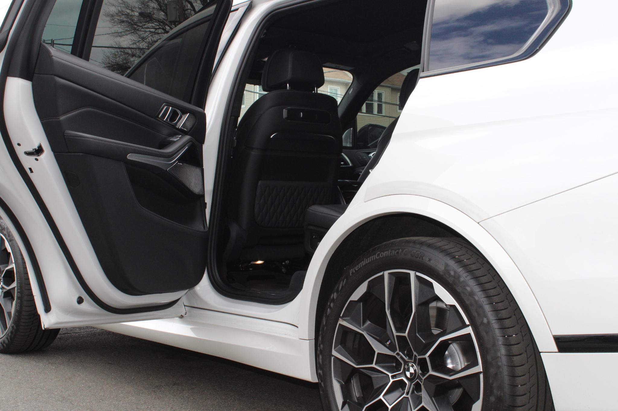 BMW X7 xDrive40i Sports Activity Vehicle 2023