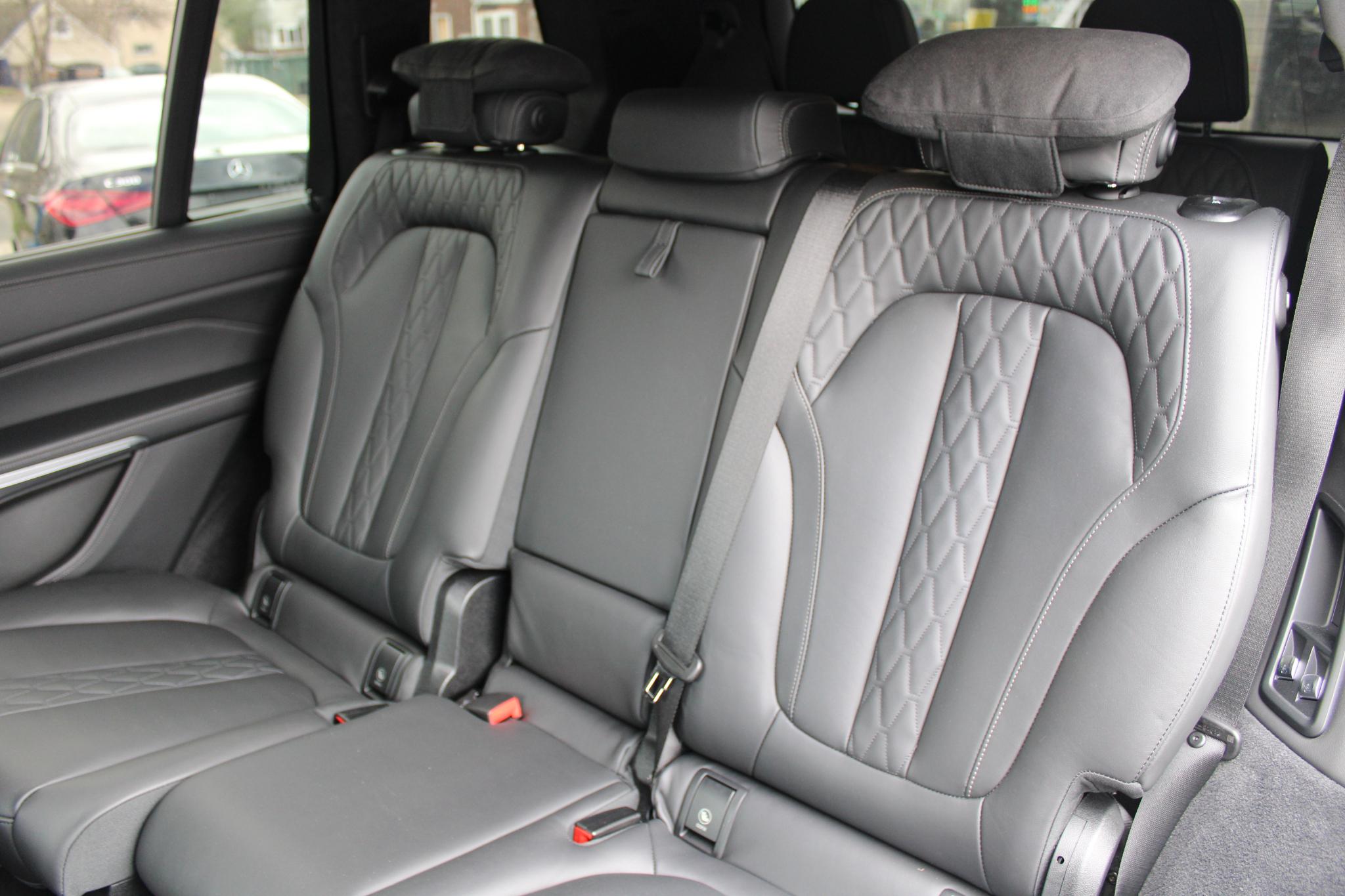 BMW X7 xDrive40i Sports Activity Vehicle 2023