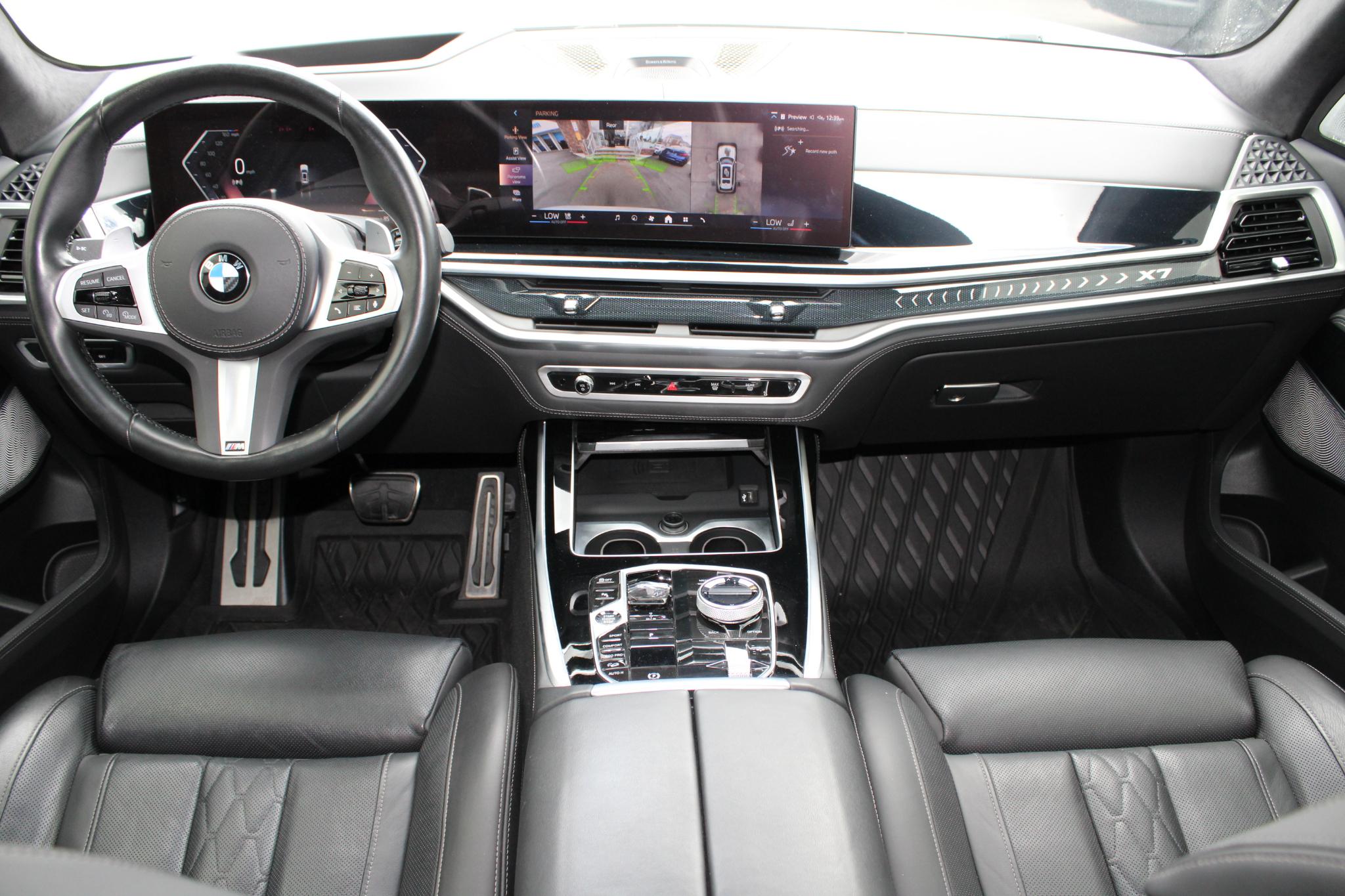 BMW X7 xDrive40i Sports Activity Vehicle 2023