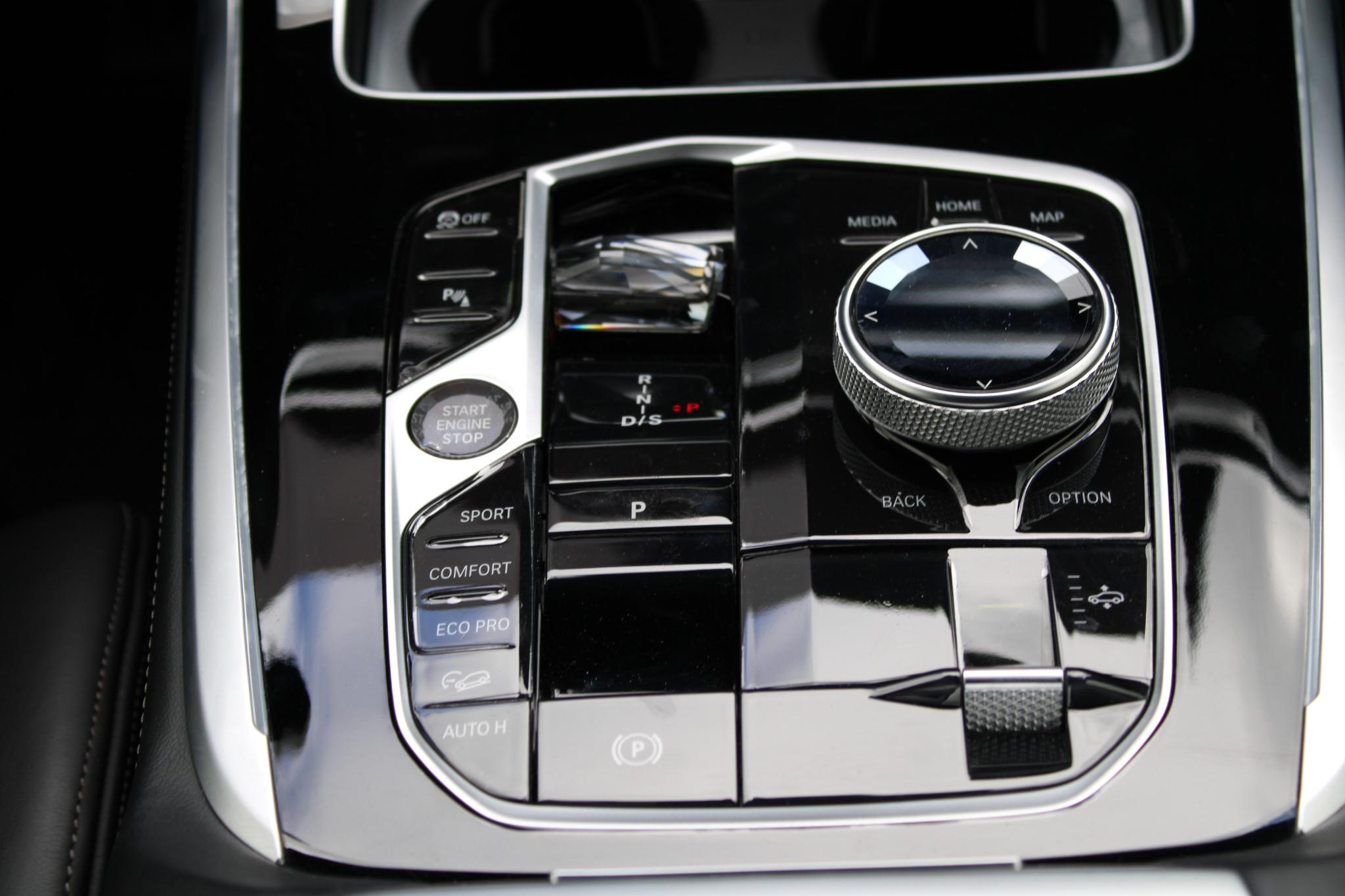 BMW X7 xDrive40i Sports Activity Vehicle 2023