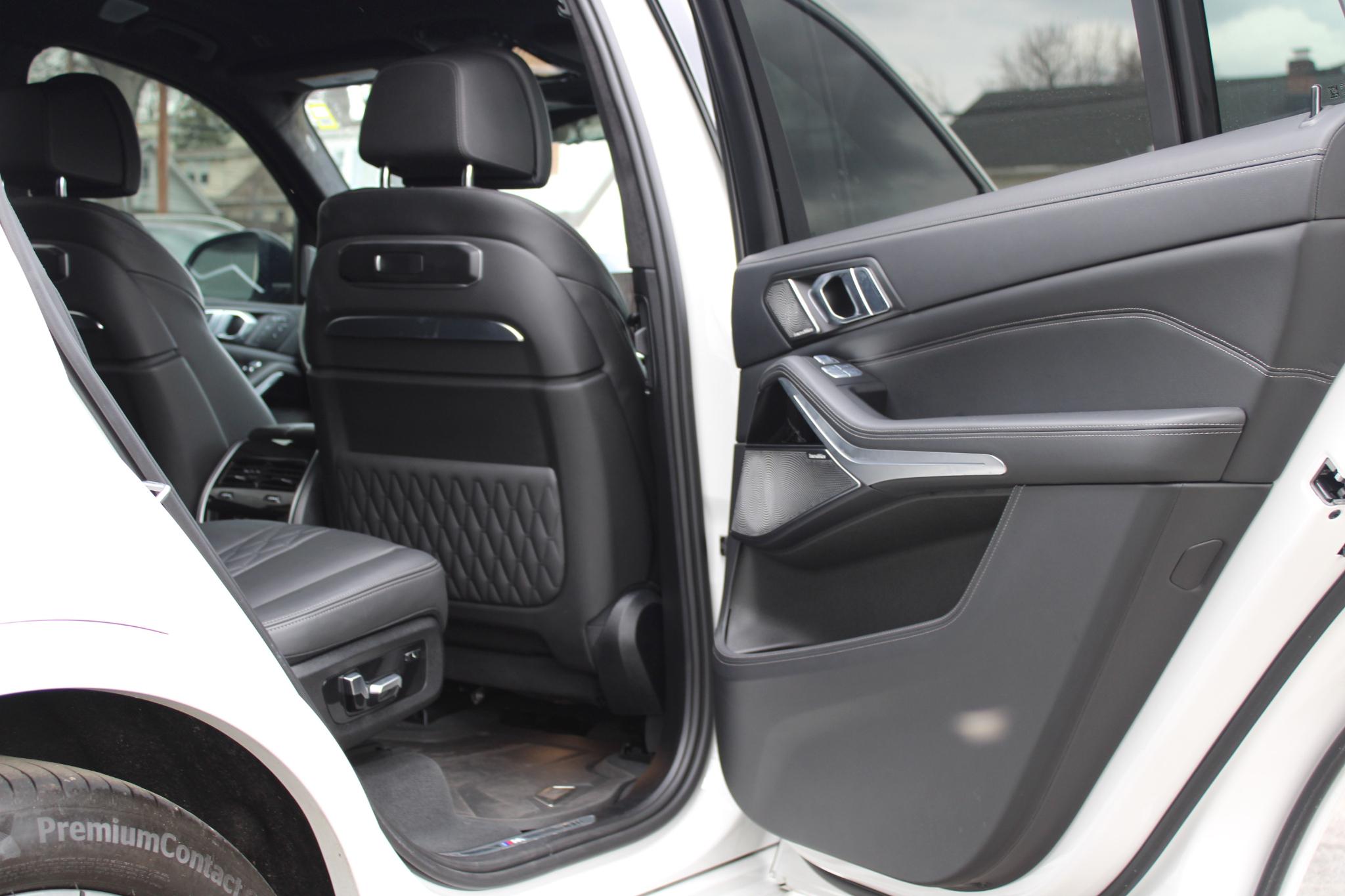 BMW X7 xDrive40i Sports Activity Vehicle 2023