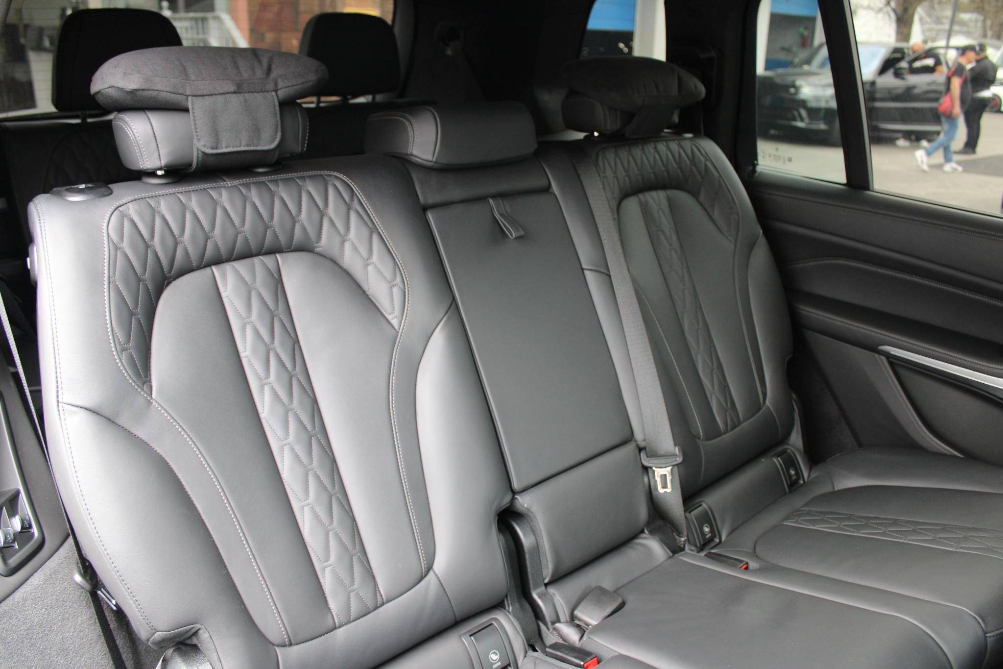 BMW X7 xDrive40i Sports Activity Vehicle 2023