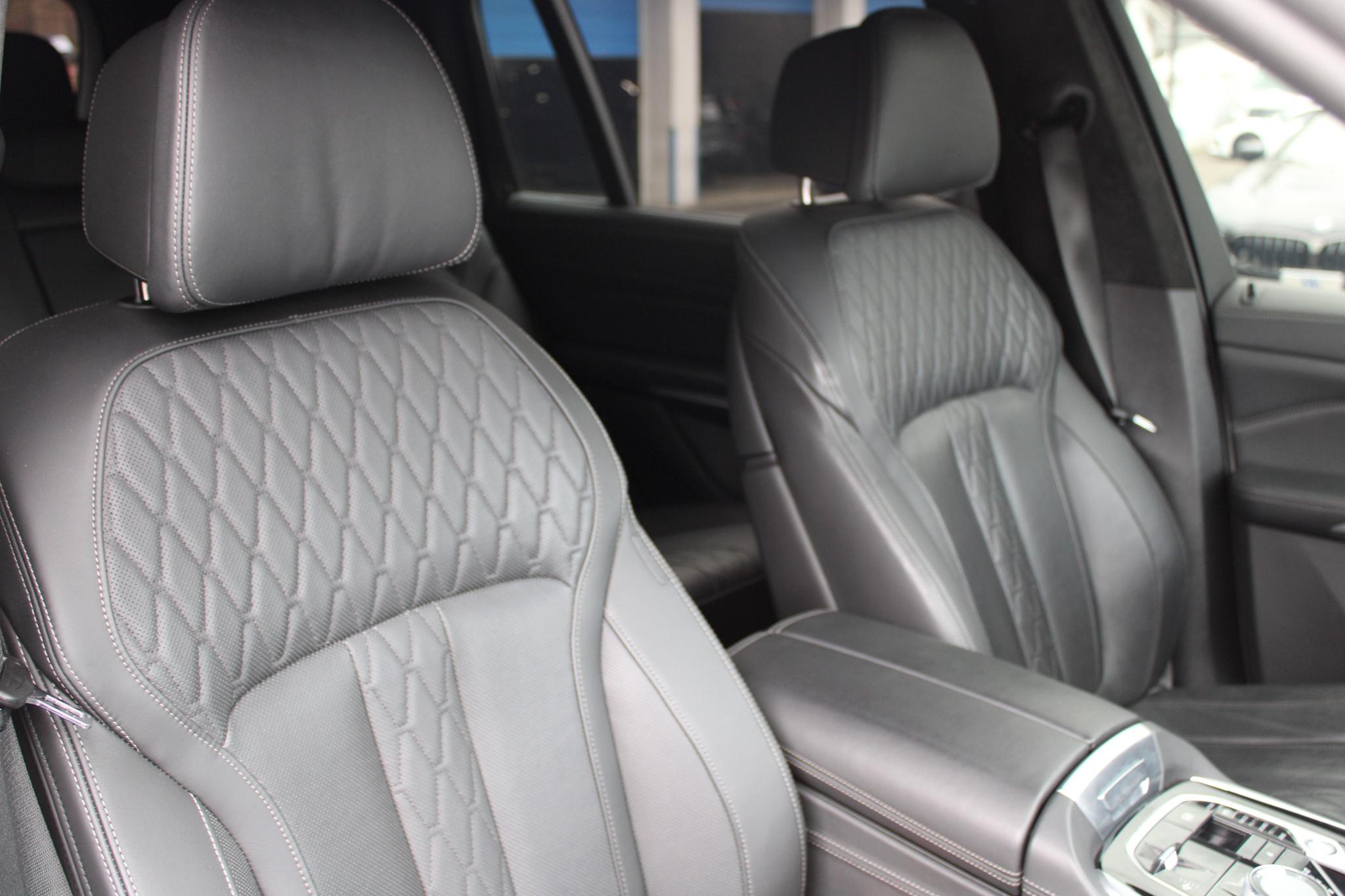 BMW X7 xDrive40i Sports Activity Vehicle 2023