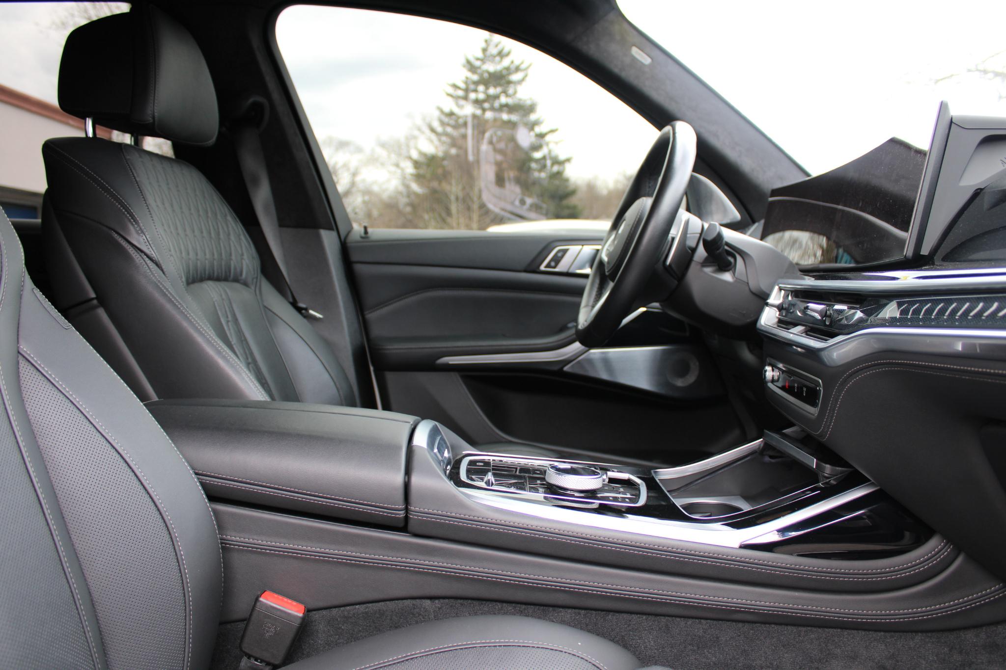 BMW X7 xDrive40i Sports Activity Vehicle 2023