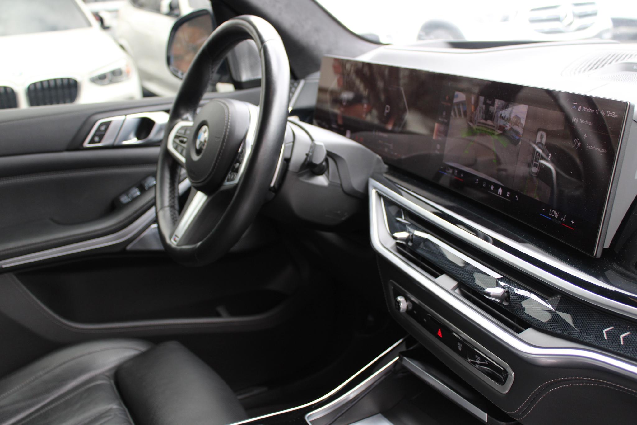 BMW X7 xDrive40i Sports Activity Vehicle 2023