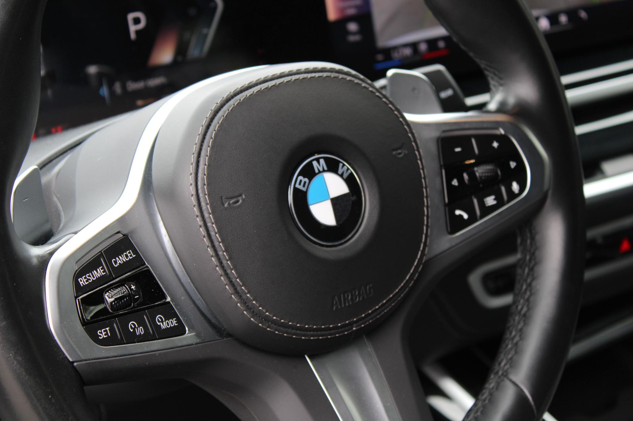 BMW X7 xDrive40i Sports Activity Vehicle 2023