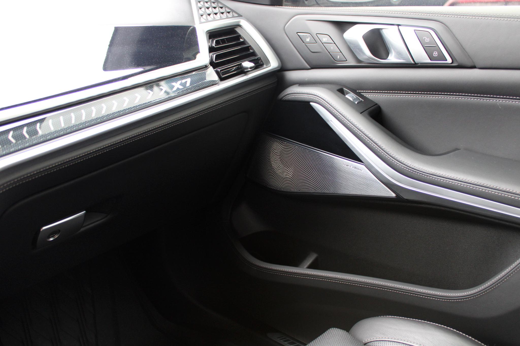 BMW X7 xDrive40i Sports Activity Vehicle 2023