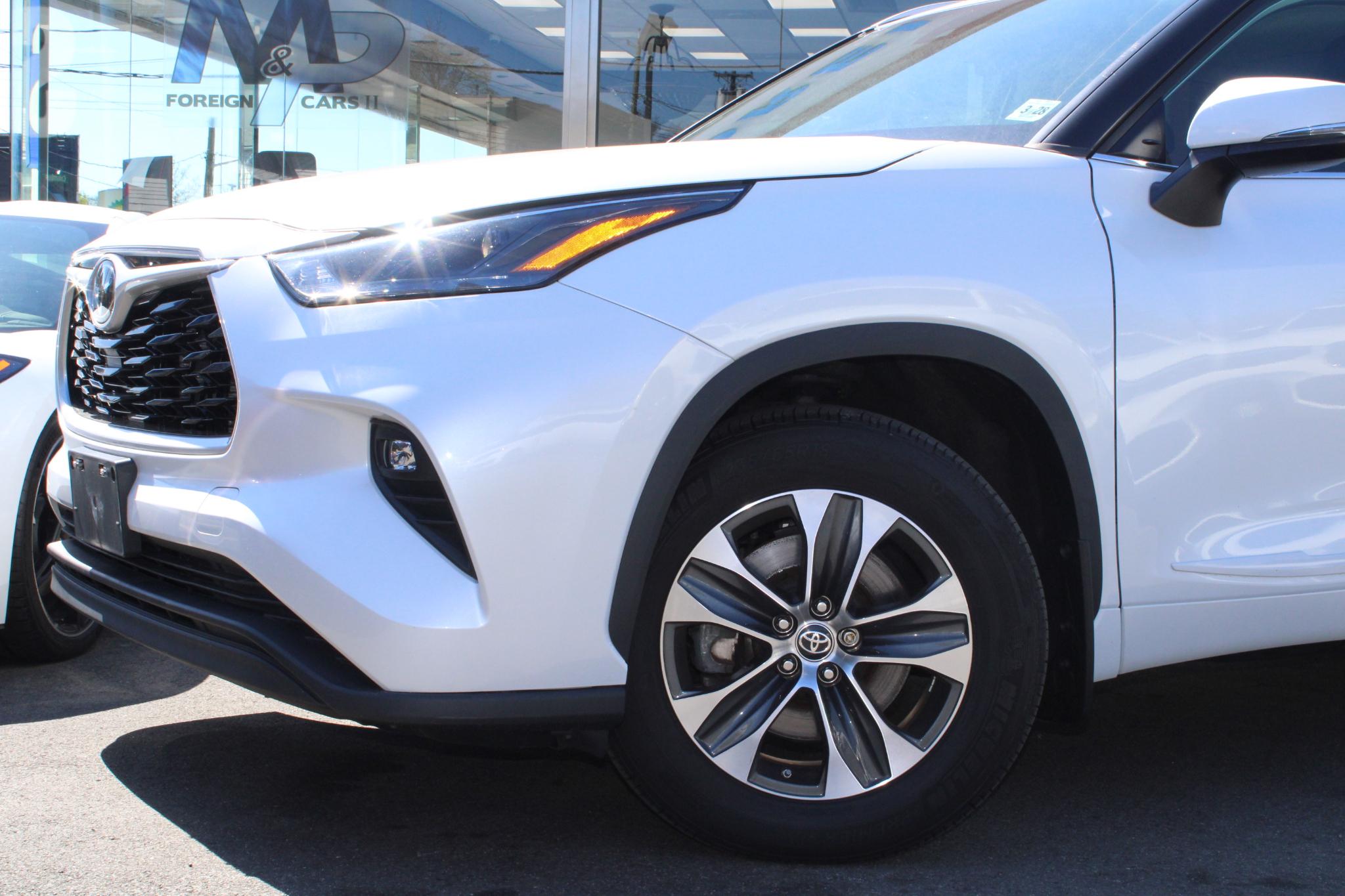 Toyota Highlander Platinum AWD (Natl) 2023