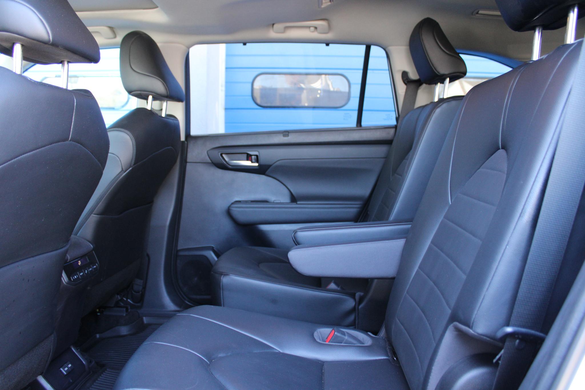 Toyota Highlander Platinum AWD (Natl) 2023