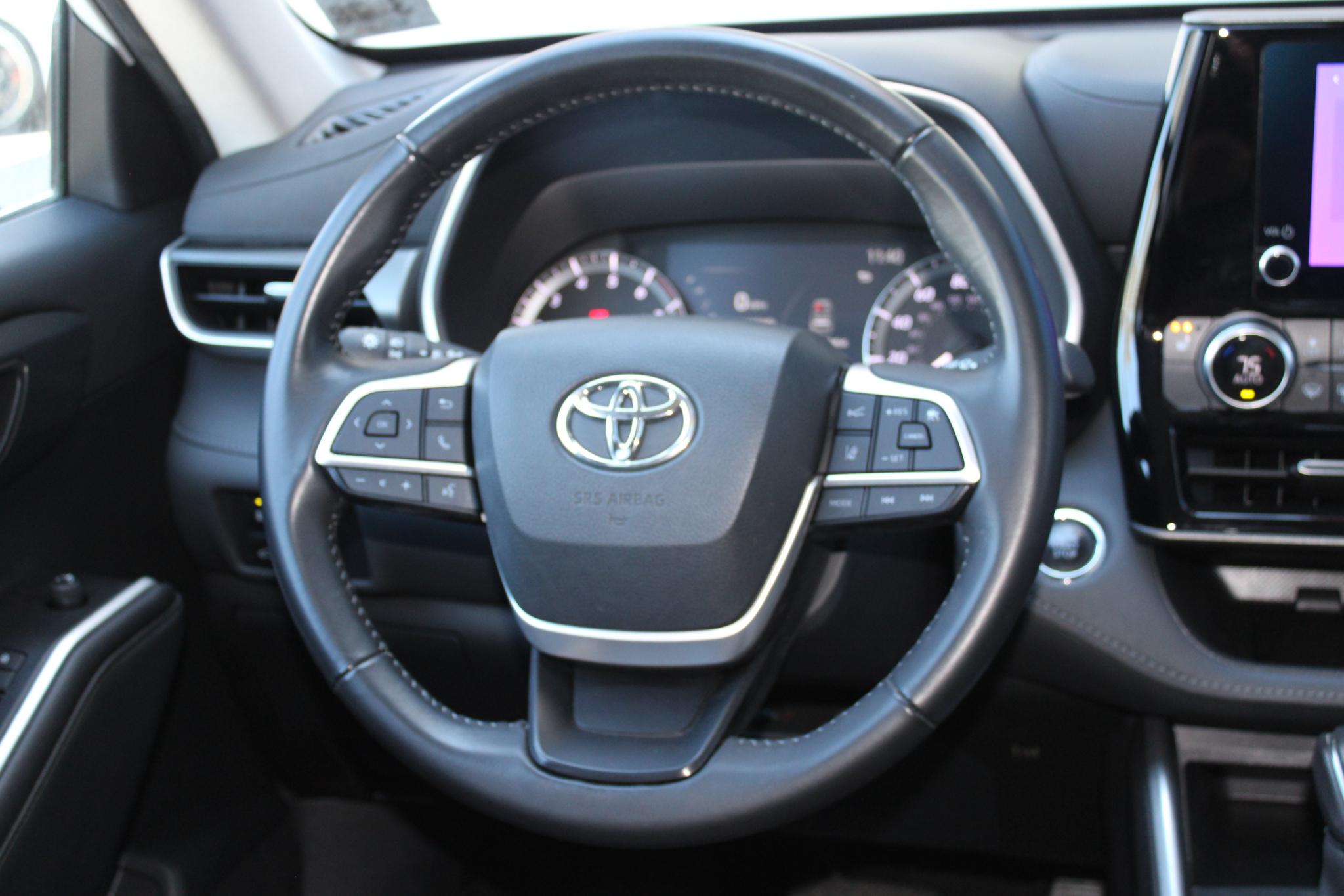 Toyota Highlander Platinum AWD (Natl) 2023