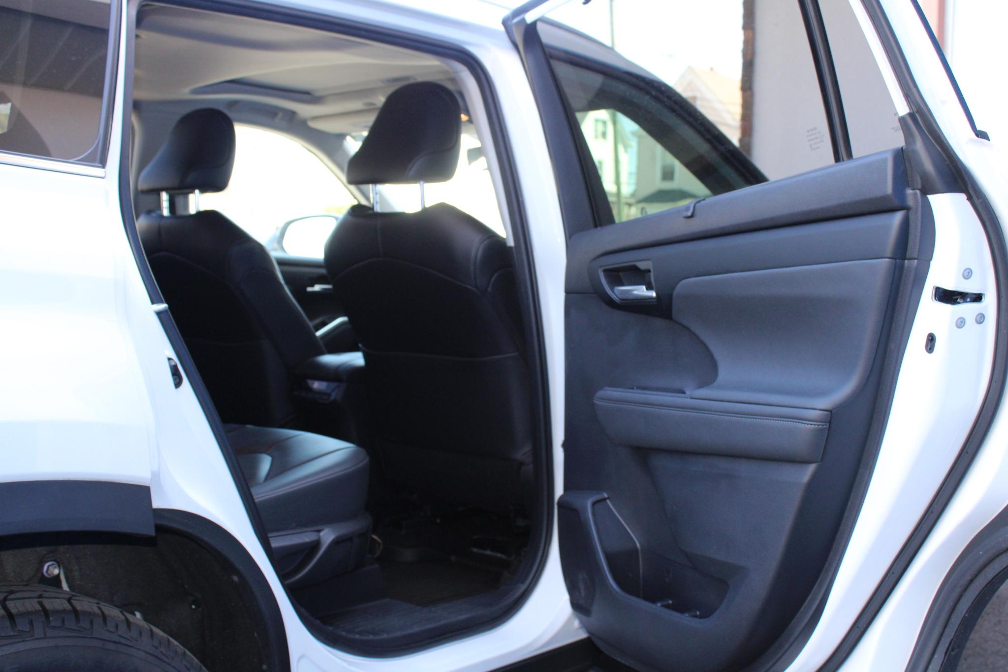 Toyota Highlander Platinum AWD (Natl) 2023