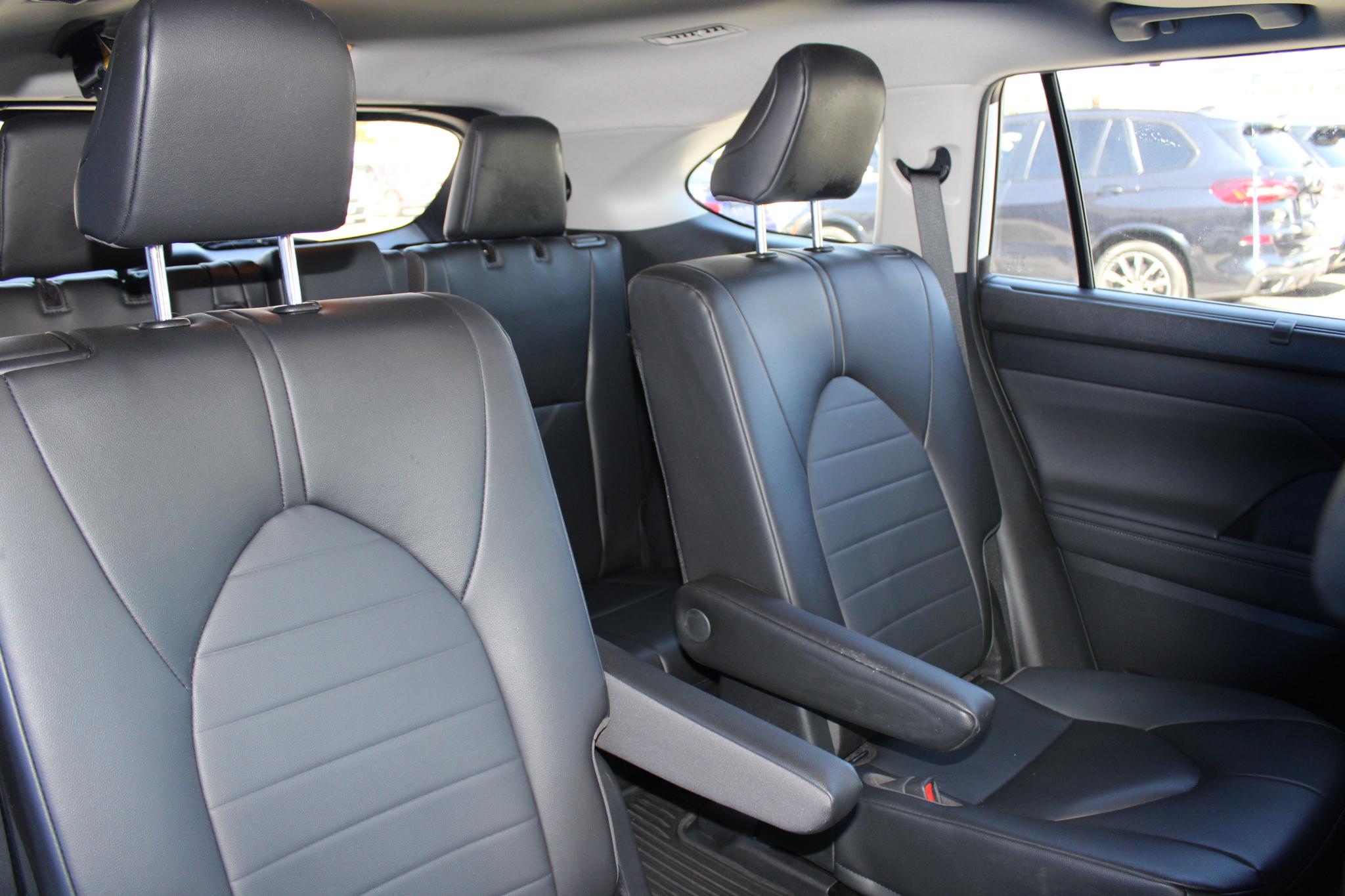 Toyota Highlander Platinum AWD (Natl) 2023