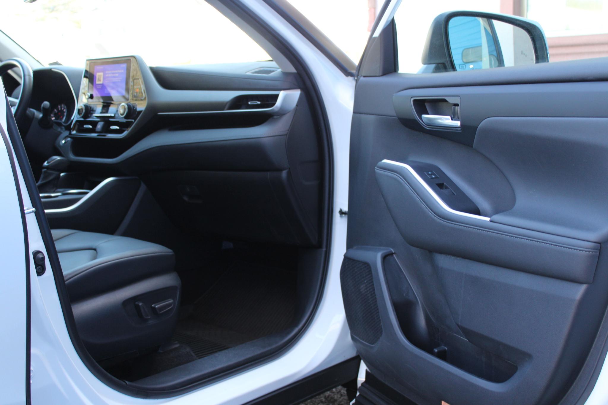 Toyota Highlander Platinum AWD (Natl) 2023