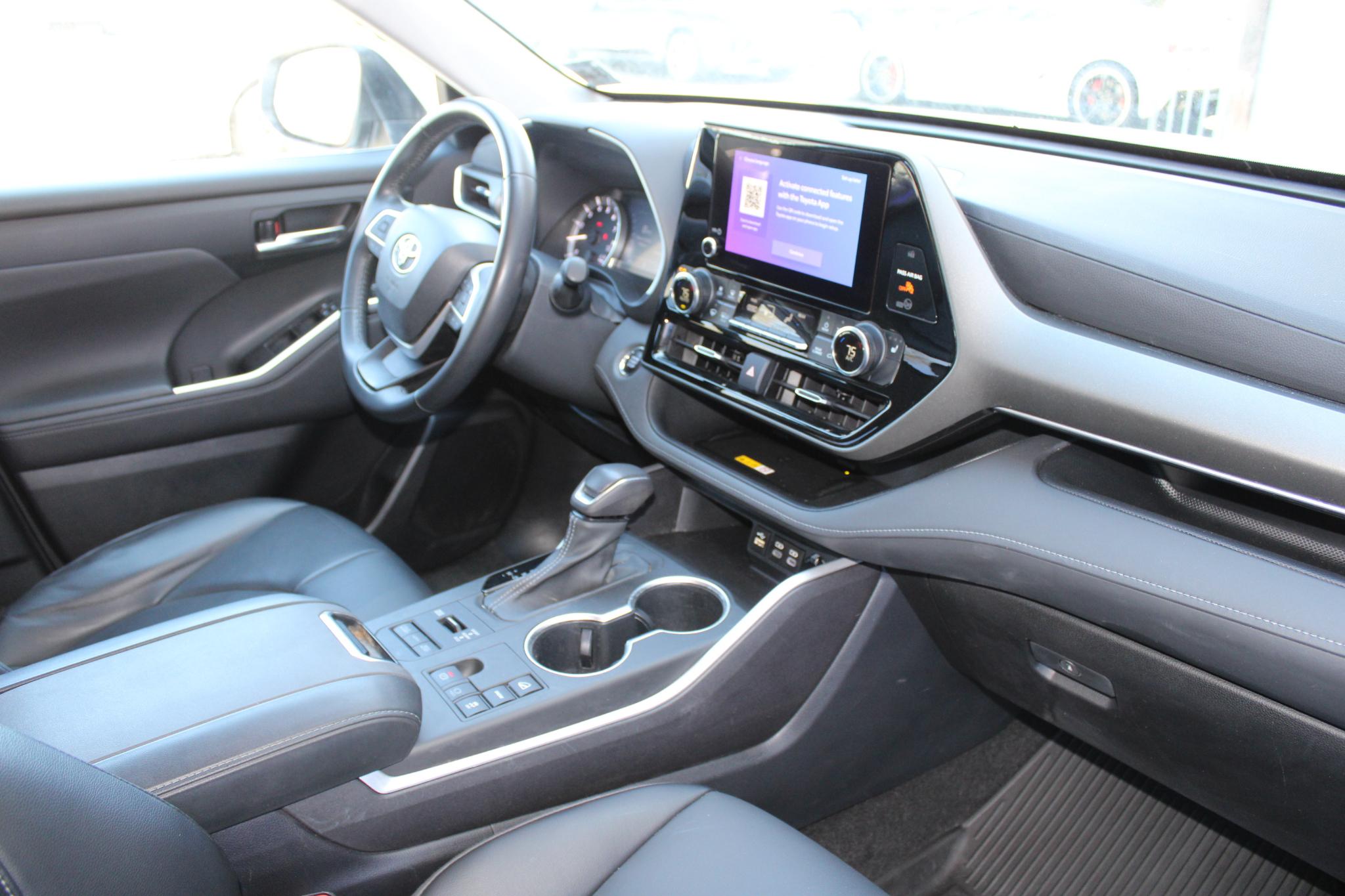 Toyota Highlander Platinum AWD (Natl) 2023