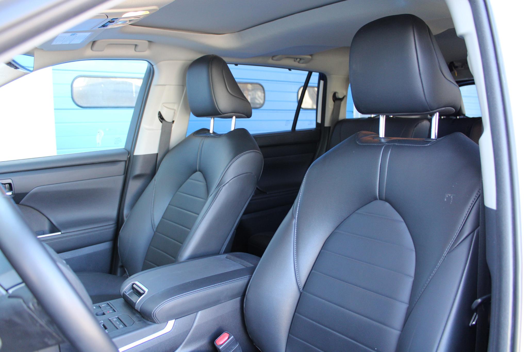 Toyota Highlander Platinum AWD (Natl) 2023