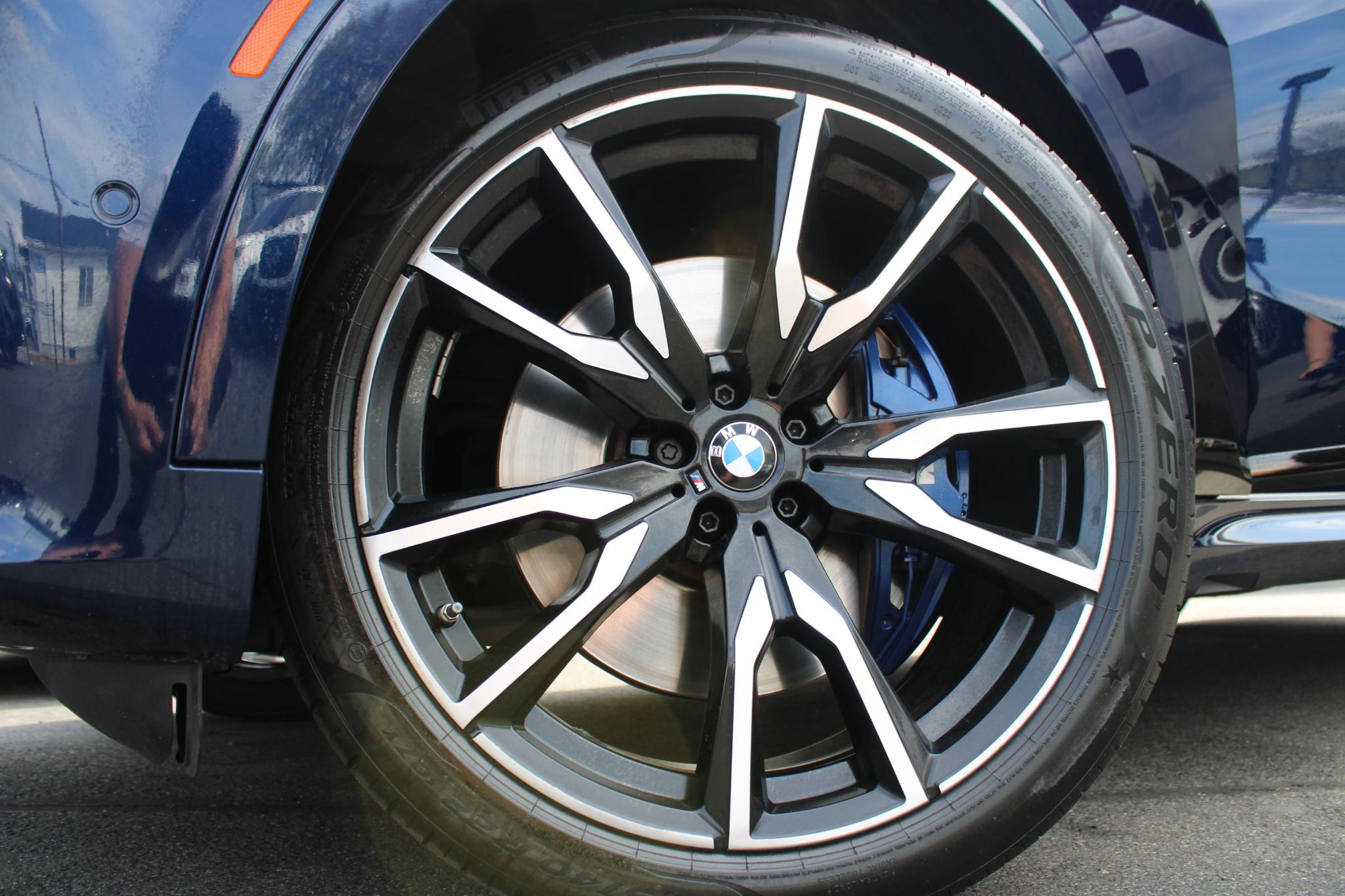 BMW X7 xDrive40i Sports Activity Vehicle 2021