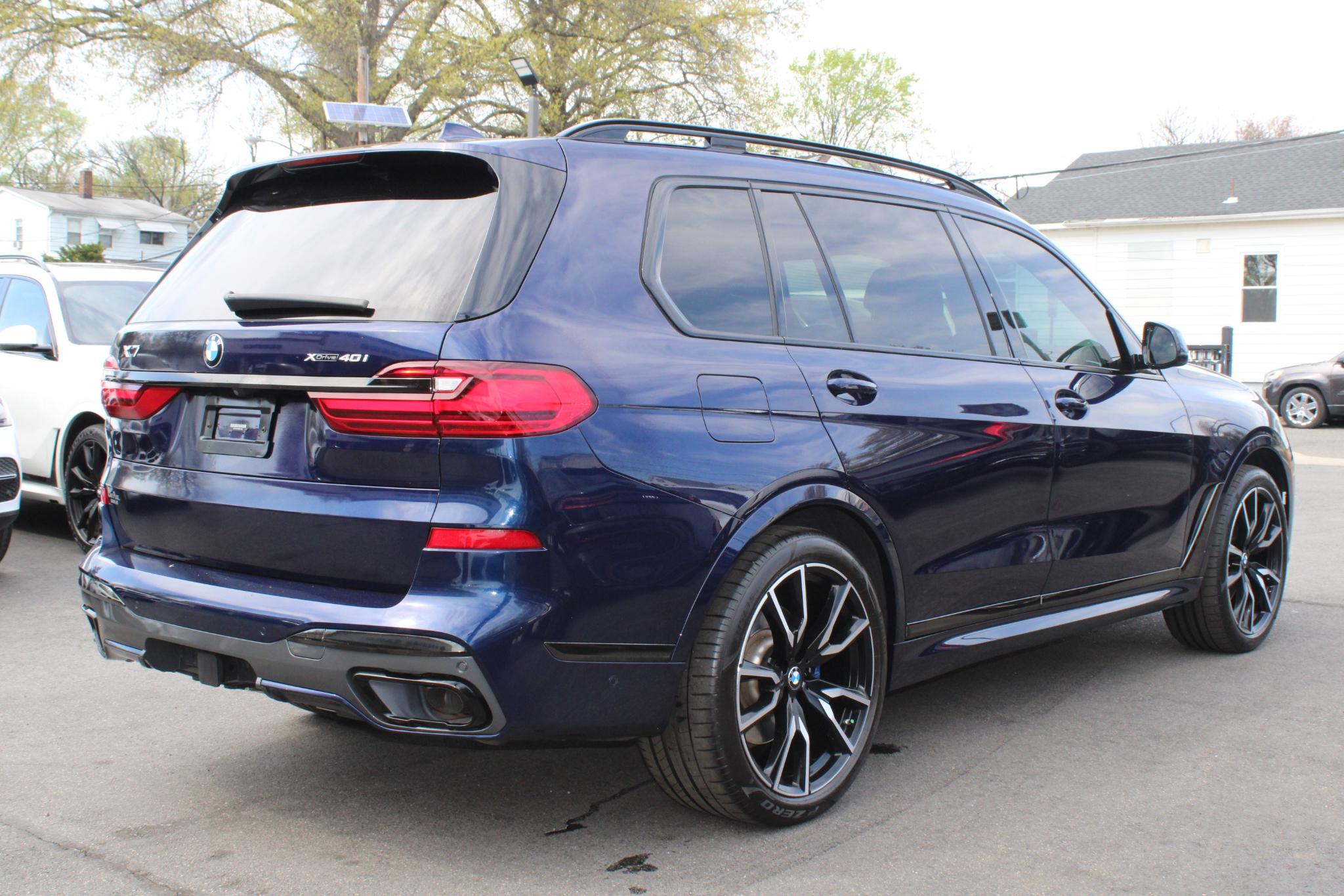 BMW X7 xDrive40i Sports Activity Vehicle 2021