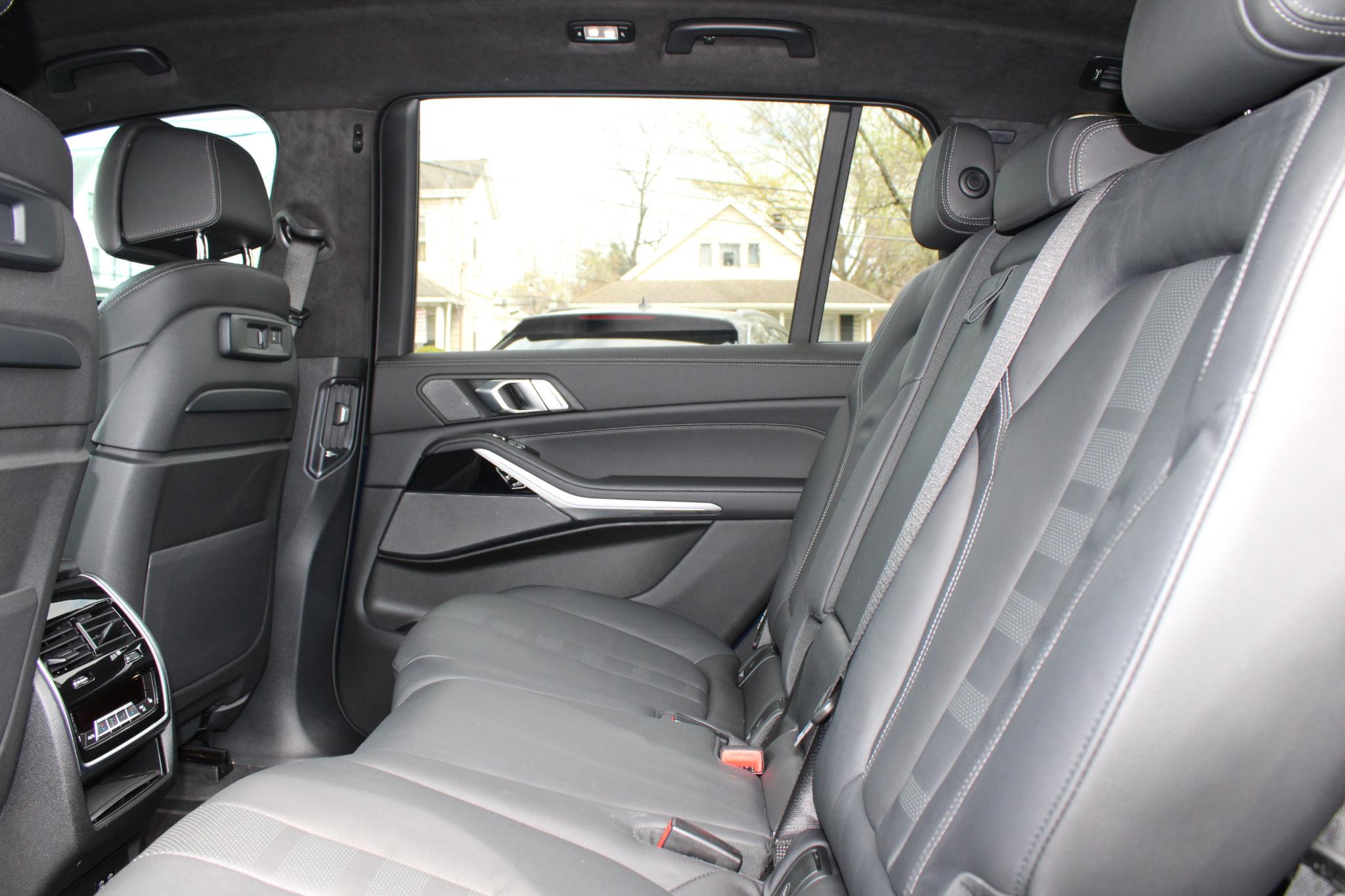 BMW X7 xDrive40i Sports Activity Vehicle 2021