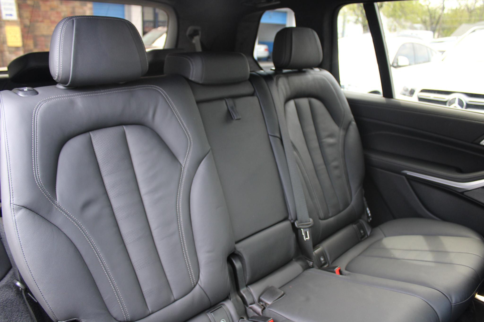 BMW X7 xDrive40i Sports Activity Vehicle 2021