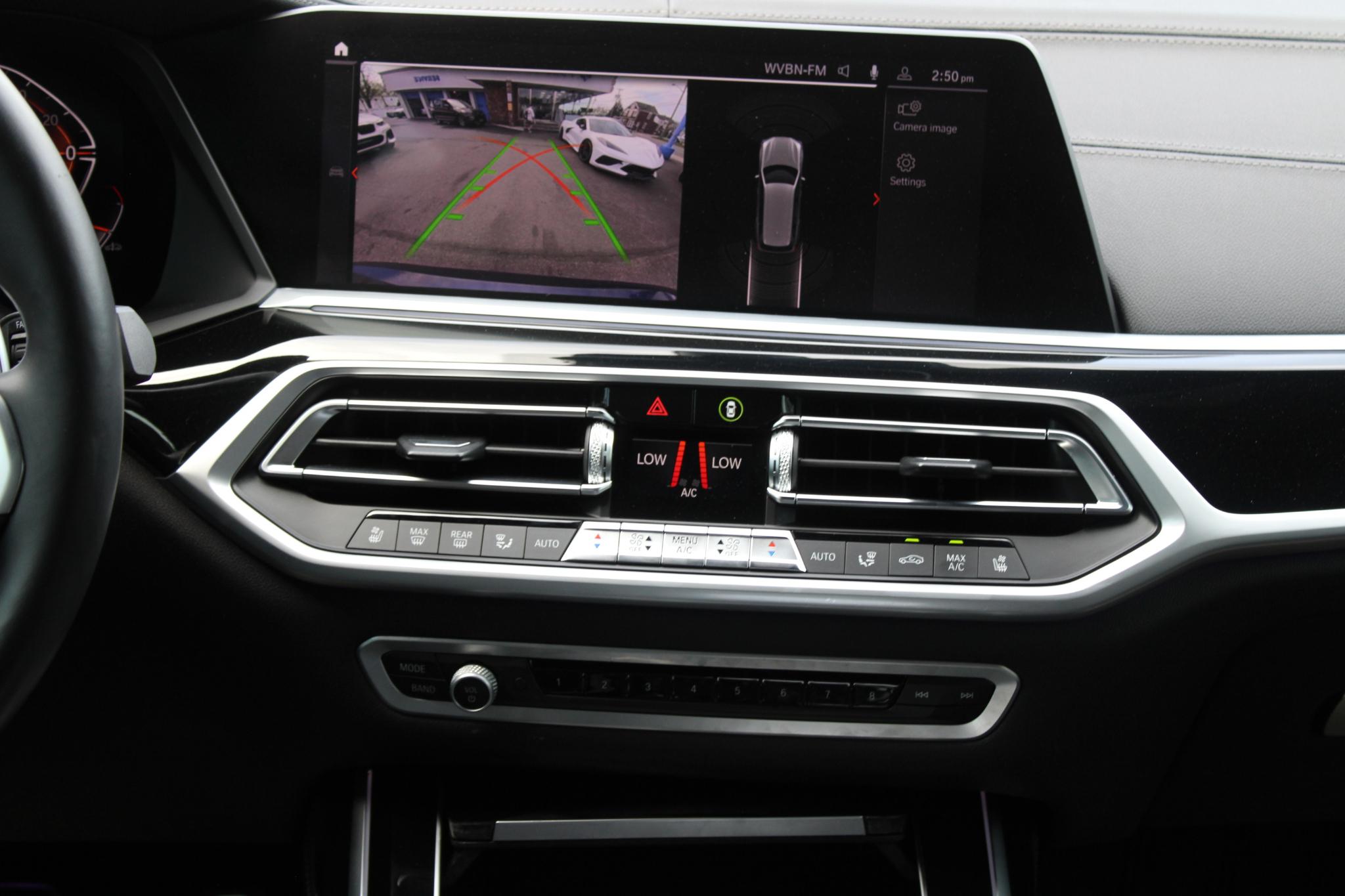 BMW X7 xDrive40i Sports Activity Vehicle 2021