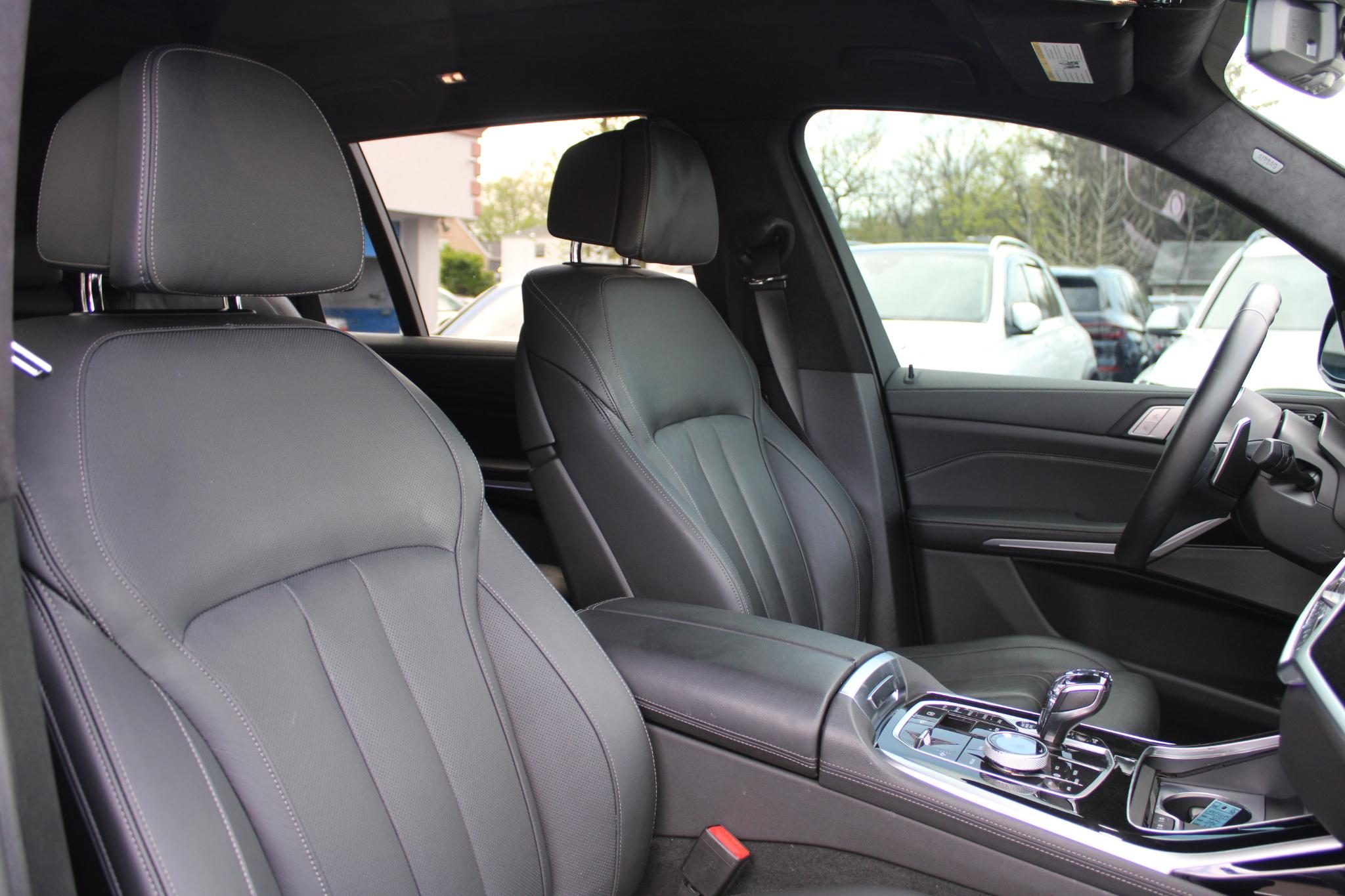 BMW X7 xDrive40i Sports Activity Vehicle 2021