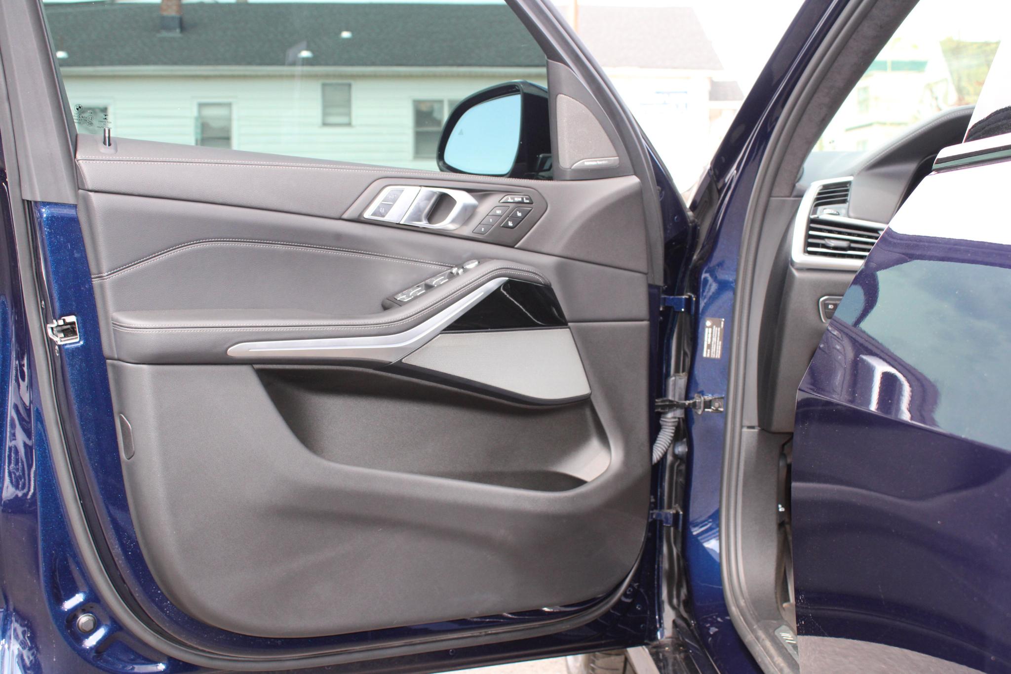 BMW X7 xDrive40i Sports Activity Vehicle 2021