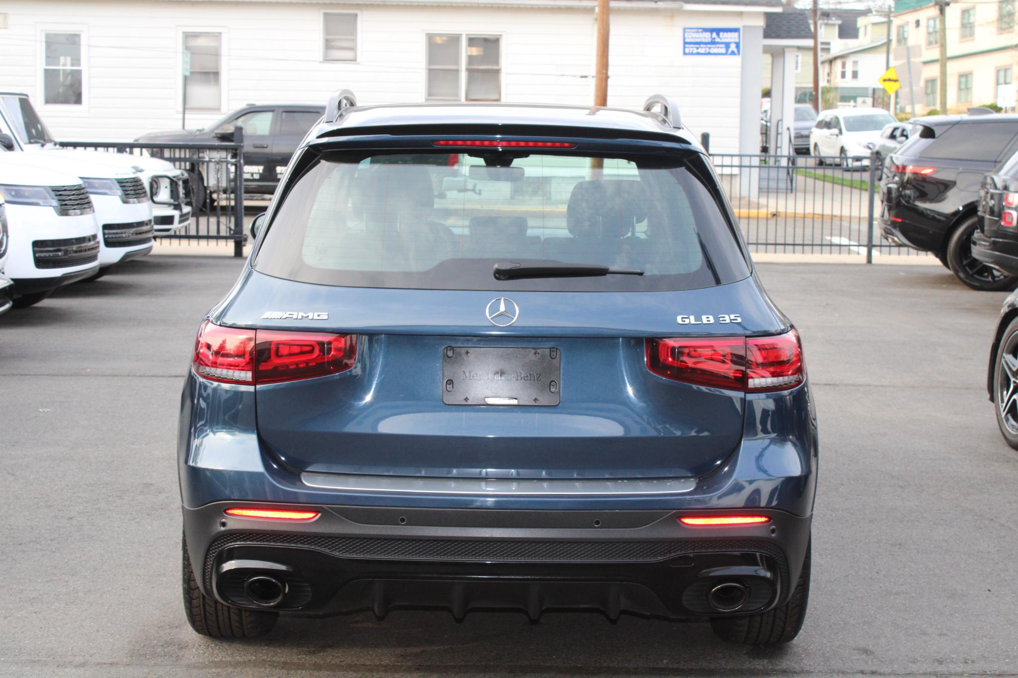 Mercedes-Benz GLB AMG GLB 35 4MATIC SUV 2022