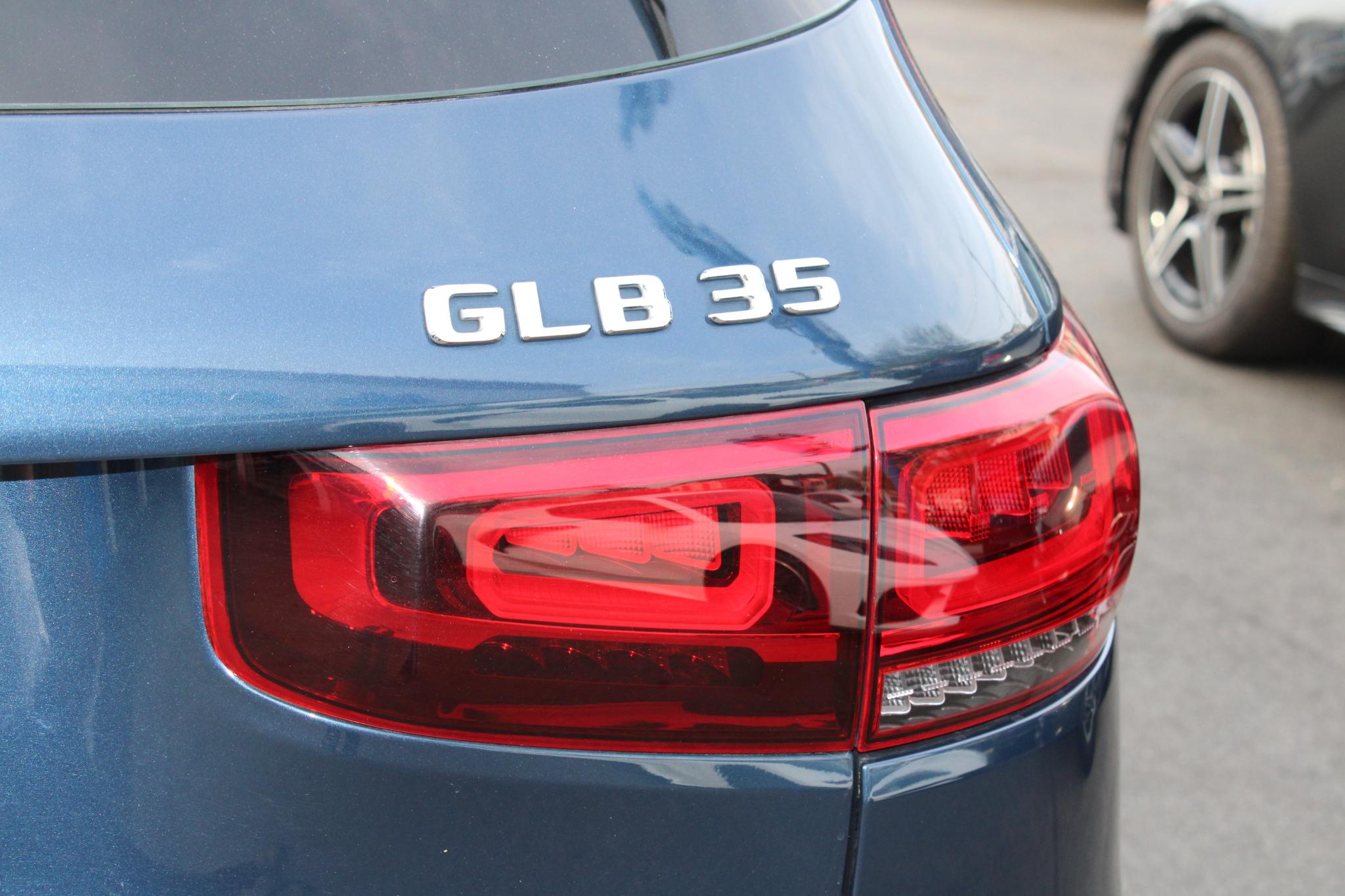 Mercedes-Benz GLB AMG GLB 35 4MATIC SUV 2022