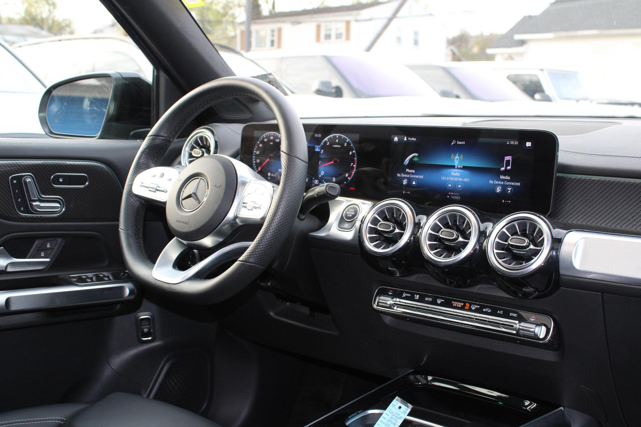 Mercedes-Benz GLB AMG GLB 35 4MATIC SUV 2022