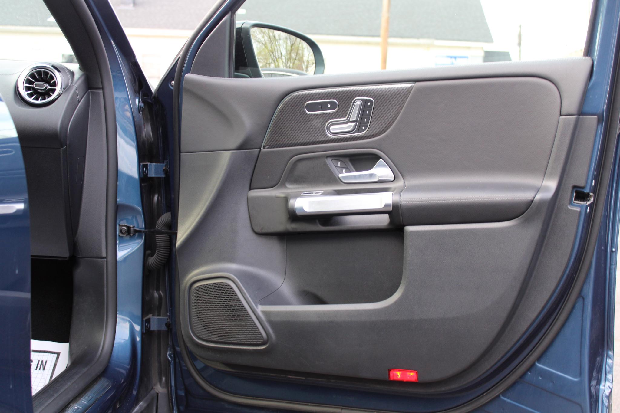 Mercedes-Benz GLB AMG GLB 35 4MATIC SUV 2022