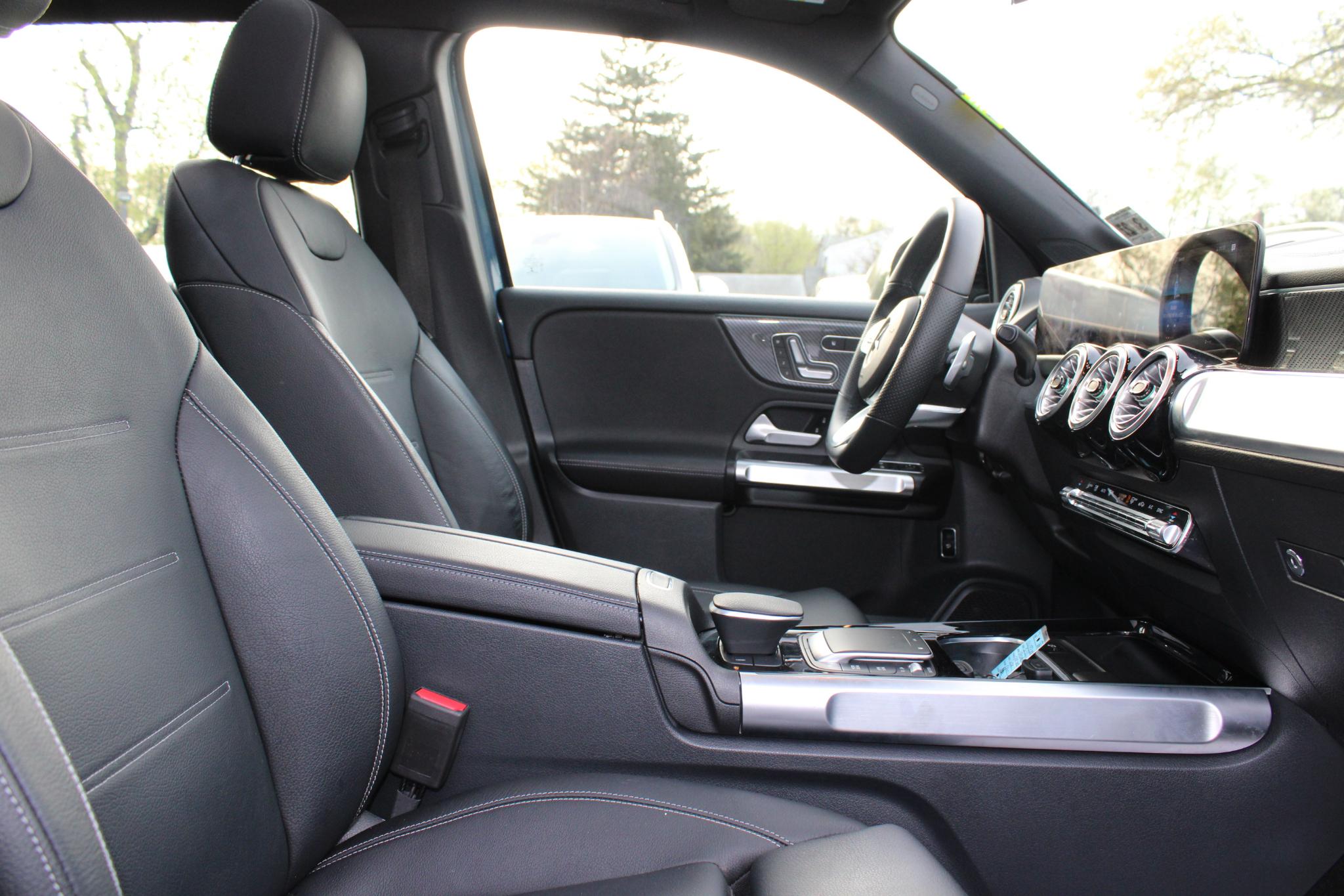 Mercedes-Benz GLB AMG GLB 35 4MATIC SUV 2022