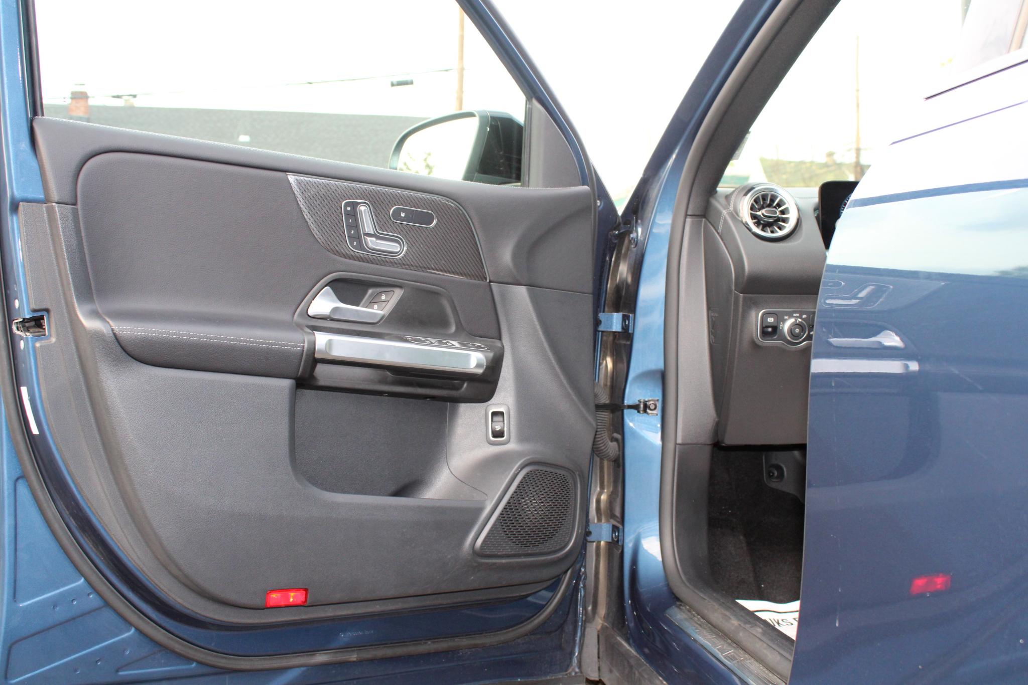 Mercedes-Benz GLB AMG GLB 35 4MATIC SUV 2022