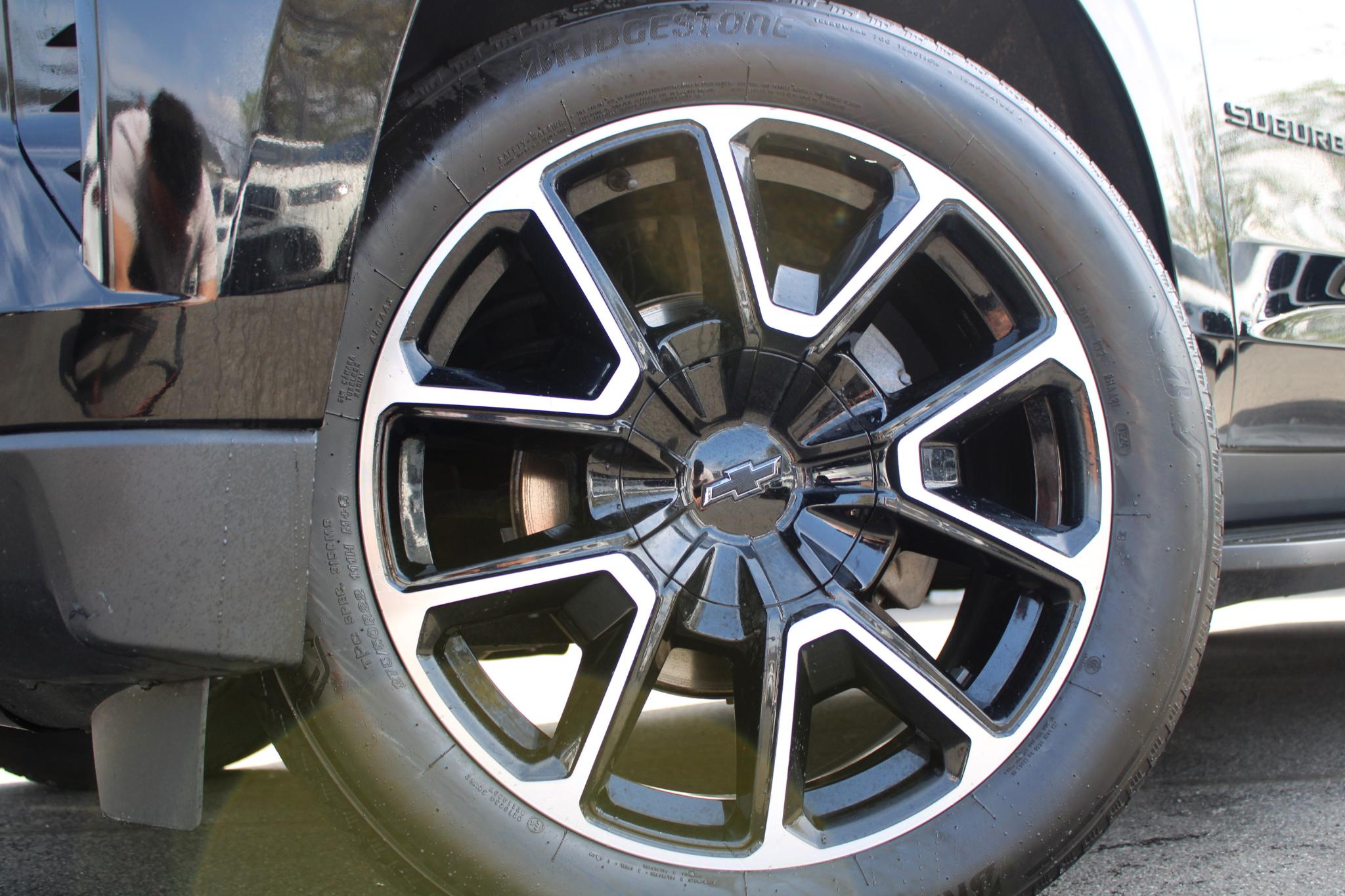 Chevrolet Suburban 4WD 4dr RST 2024