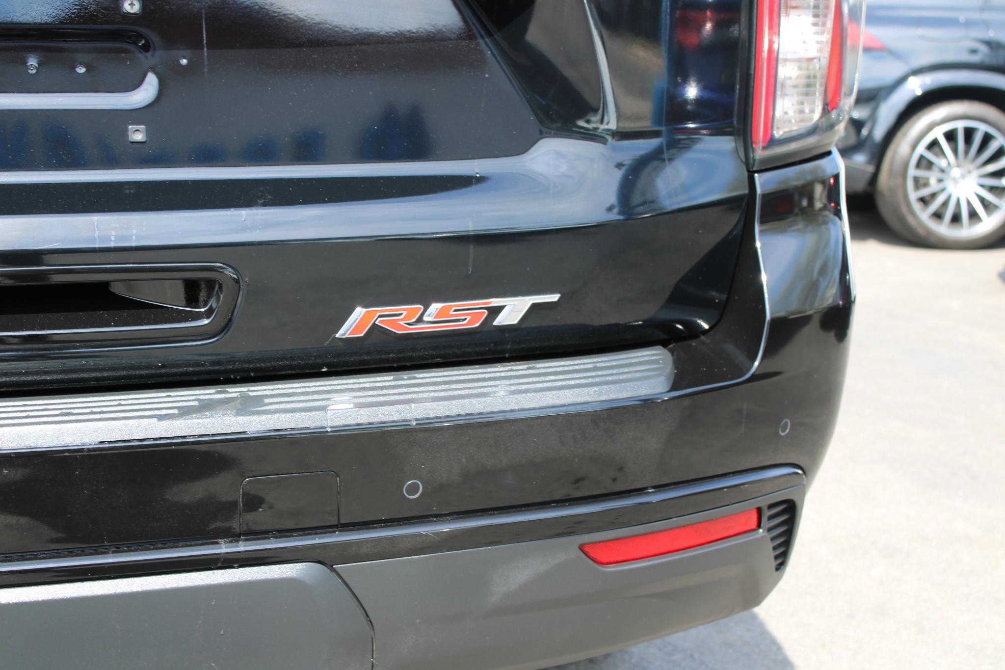 Chevrolet Suburban 4WD 4dr RST 2024