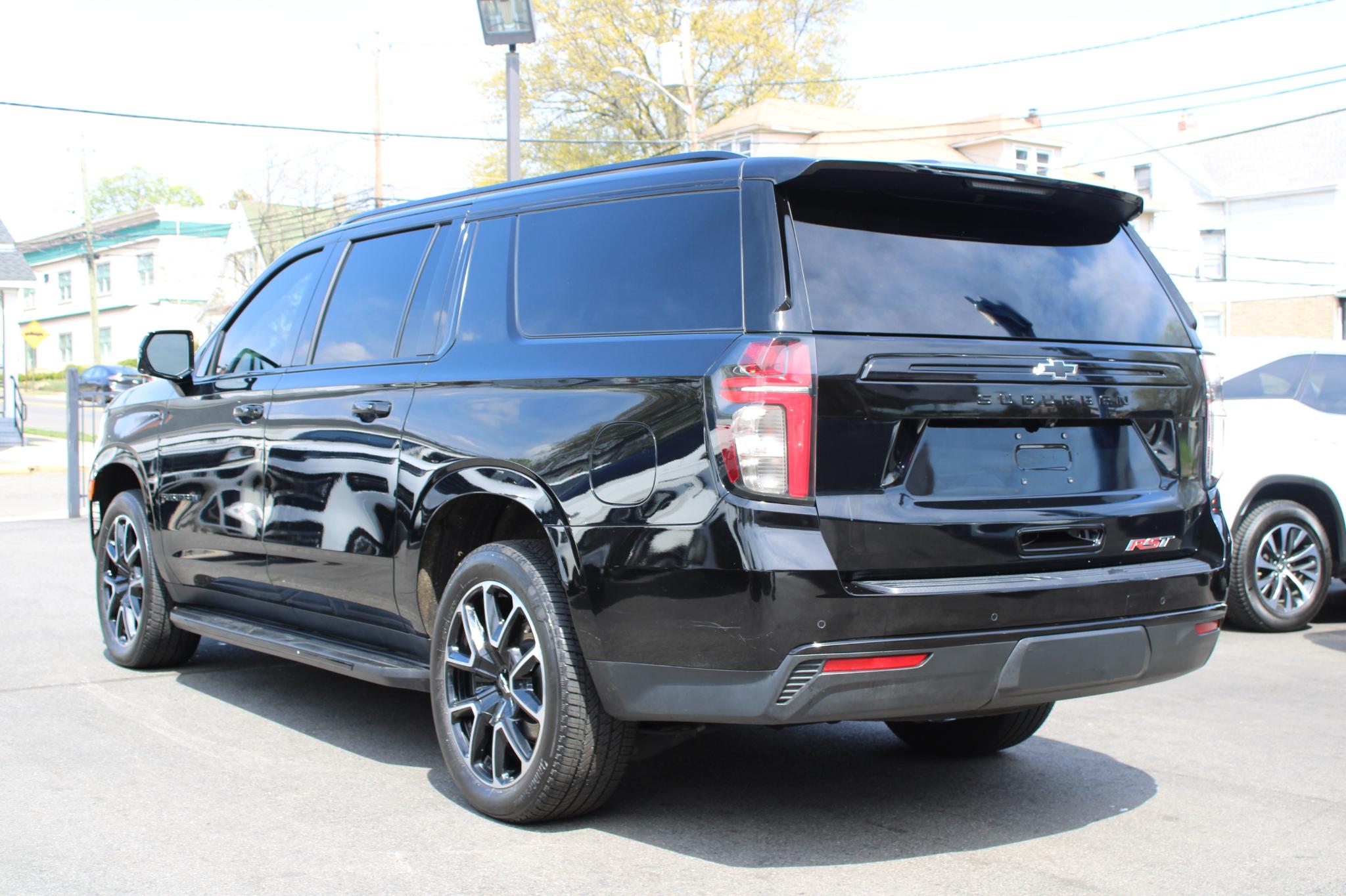 Chevrolet Suburban 4WD 4dr RST 2024