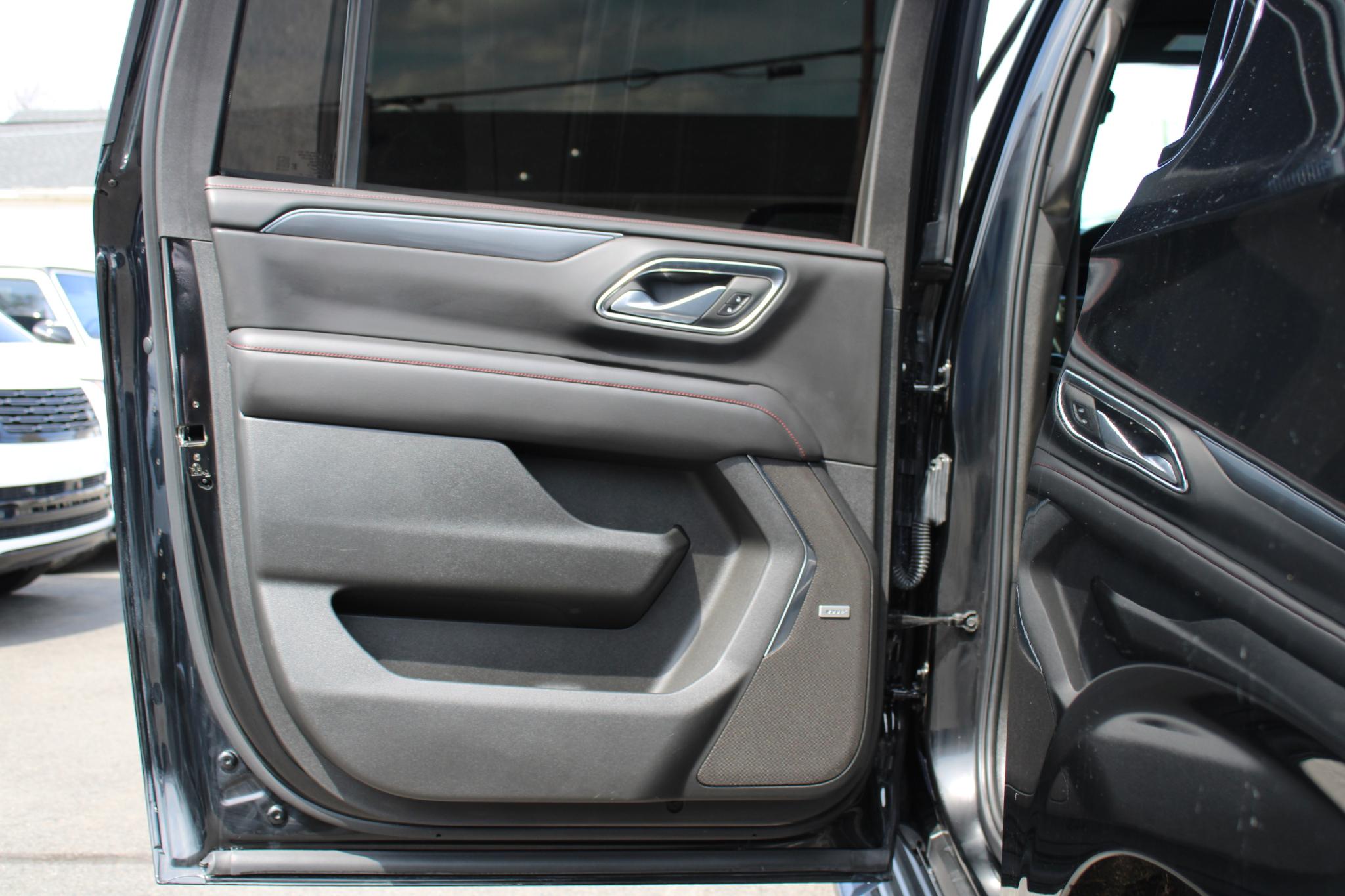 Chevrolet Suburban 4WD 4dr RST 2024