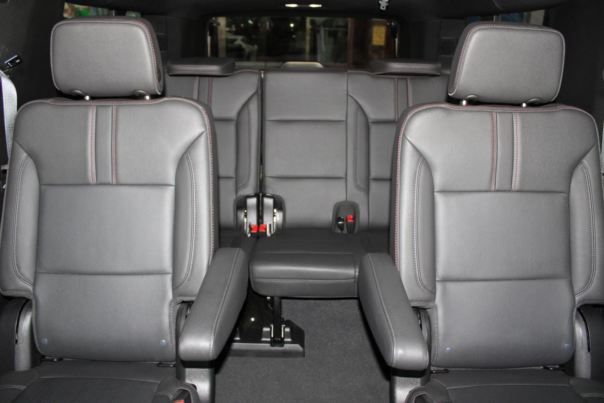 Chevrolet Suburban 4WD 4dr RST 2024