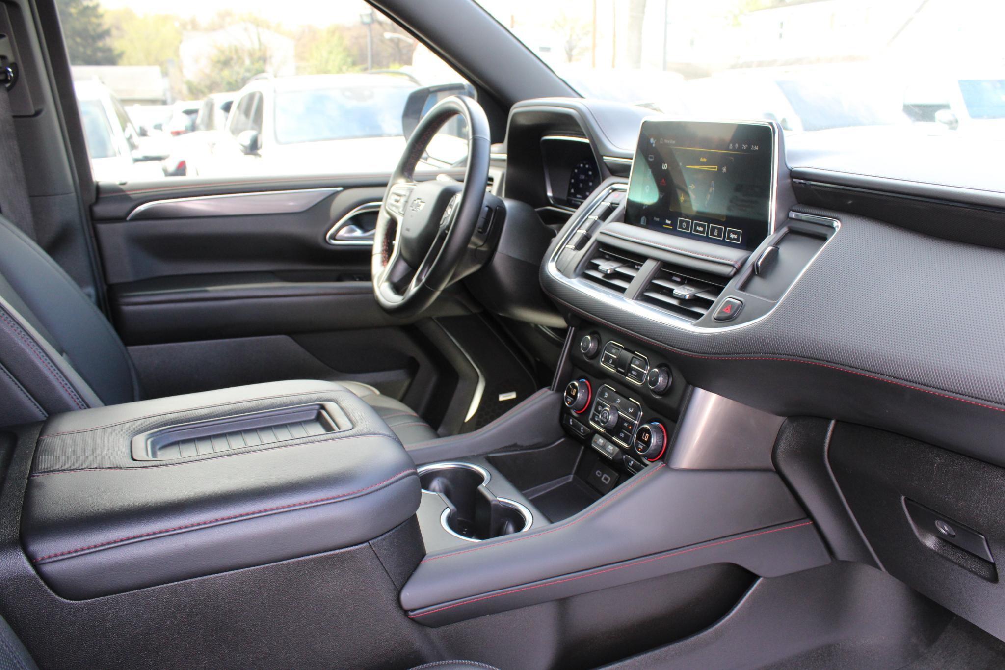 Chevrolet Suburban 4WD 4dr RST 2024