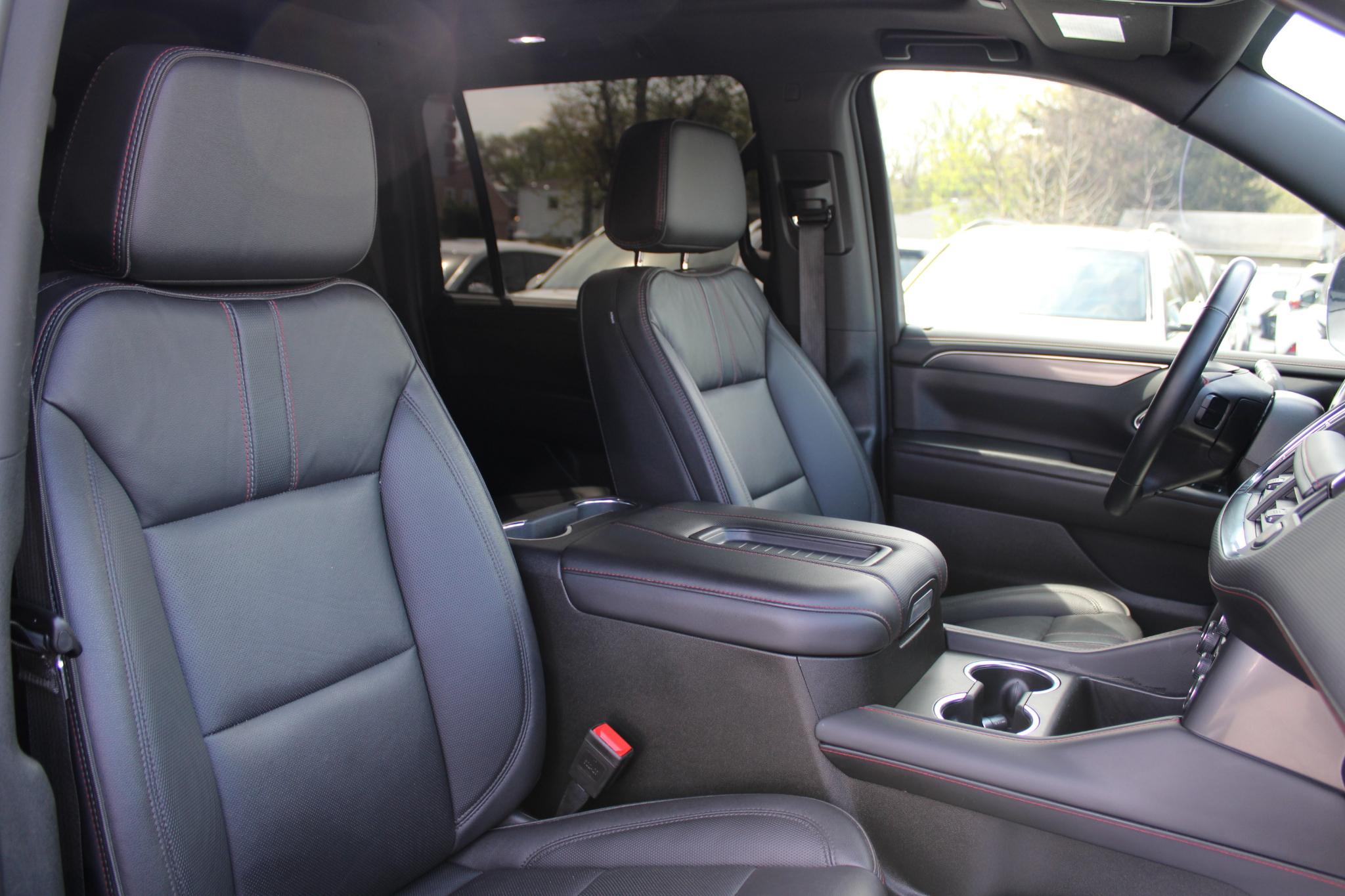 Chevrolet Suburban 4WD 4dr RST 2024