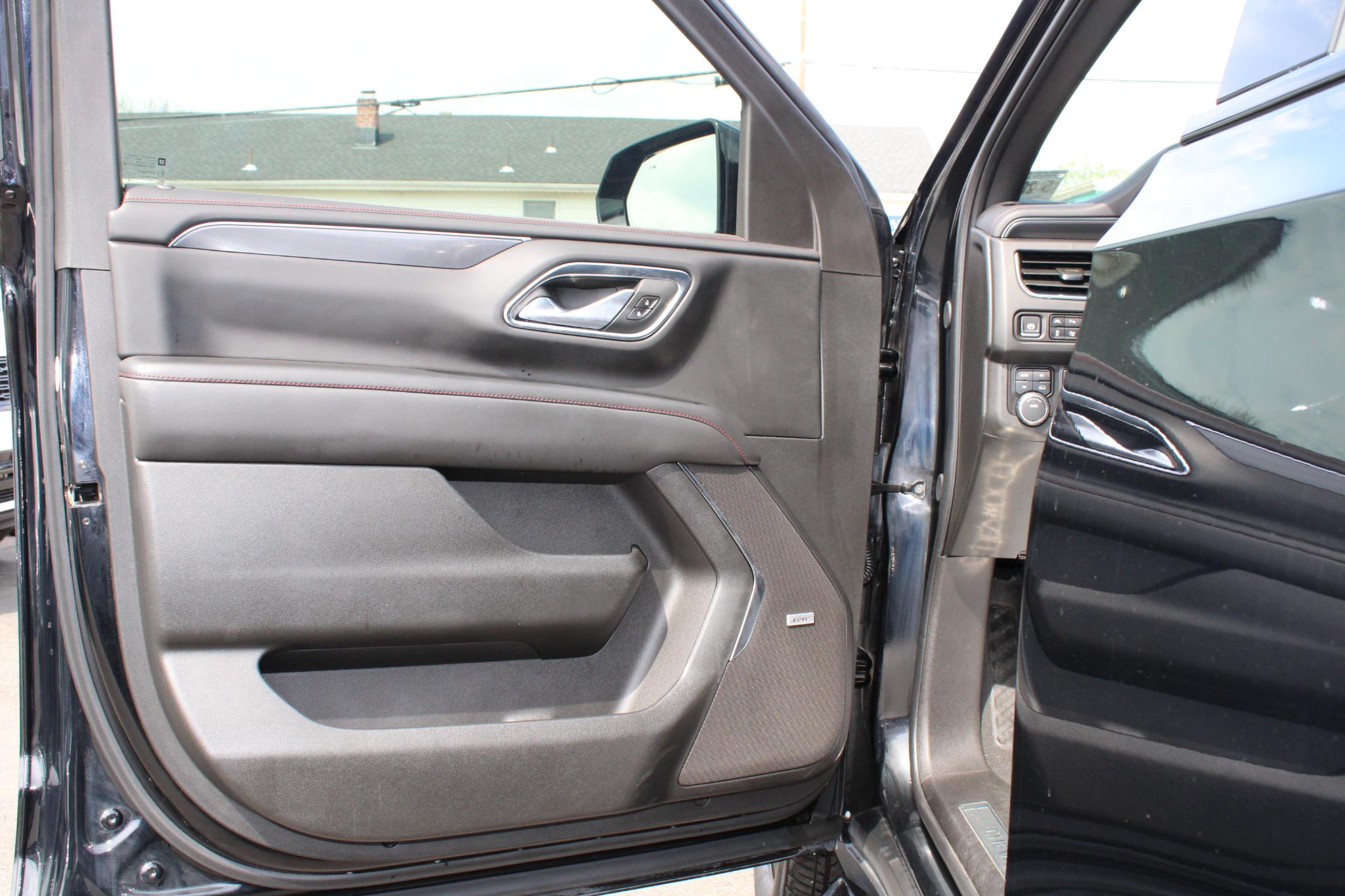 Chevrolet Suburban 4WD 4dr RST 2024