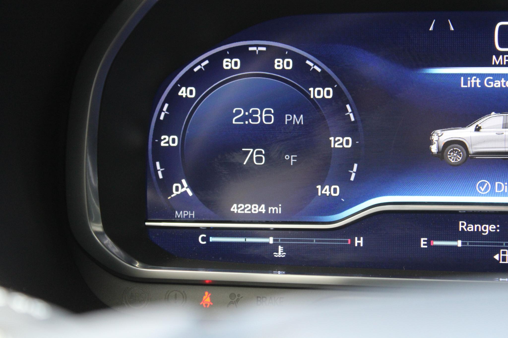 Chevrolet Suburban 4WD 4dr RST 2024