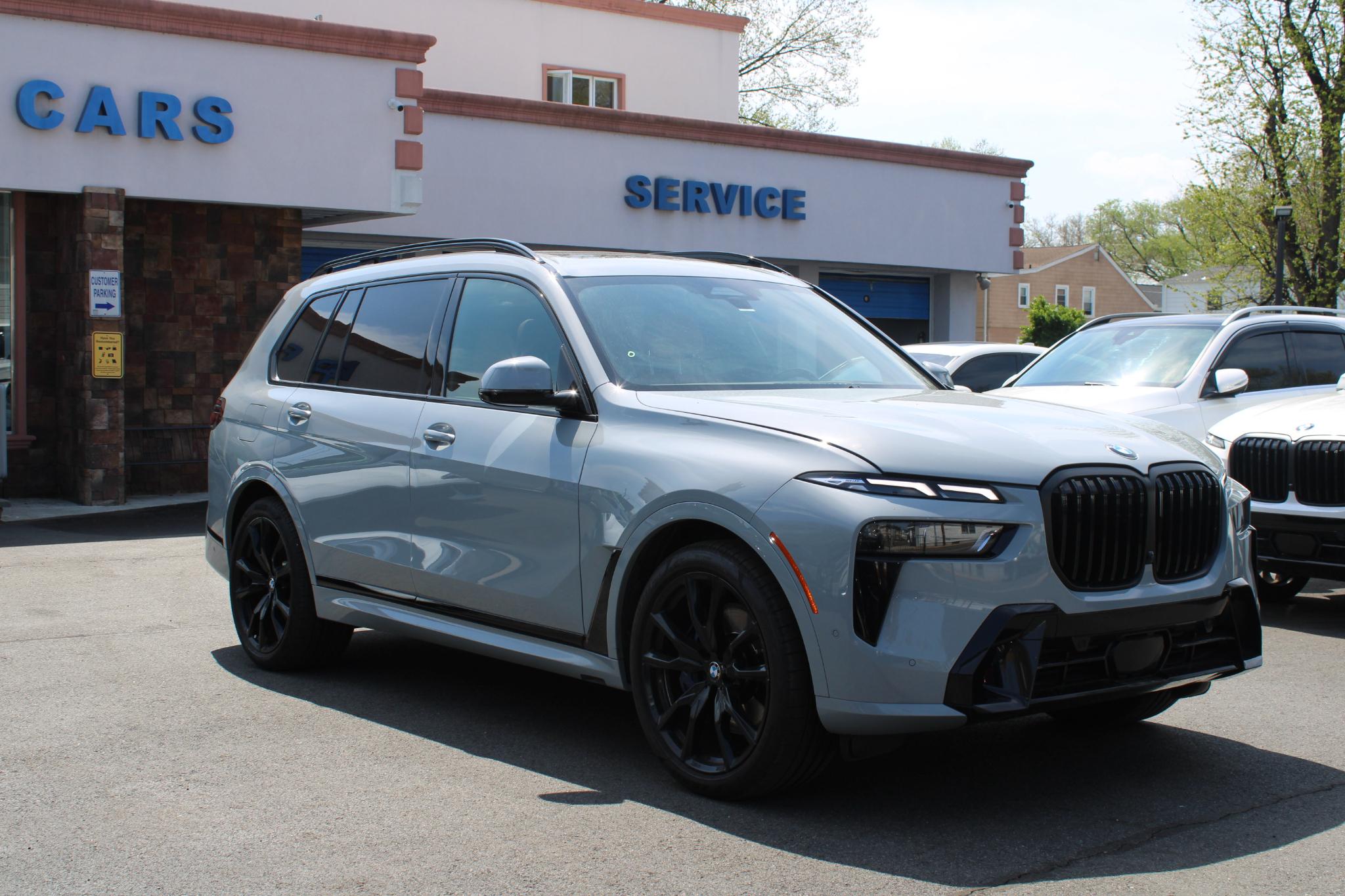 BMW X7 xDrive40i Sports Activity Vehicle 2024