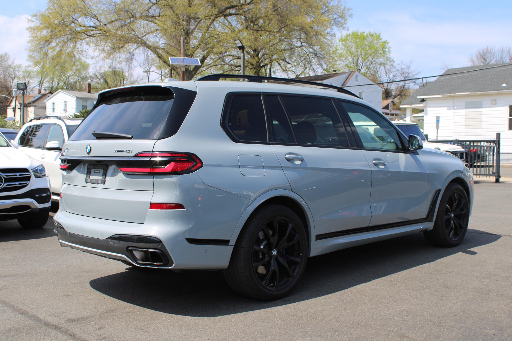 BMW X7 xDrive40i Sports Activity Vehicle 2024